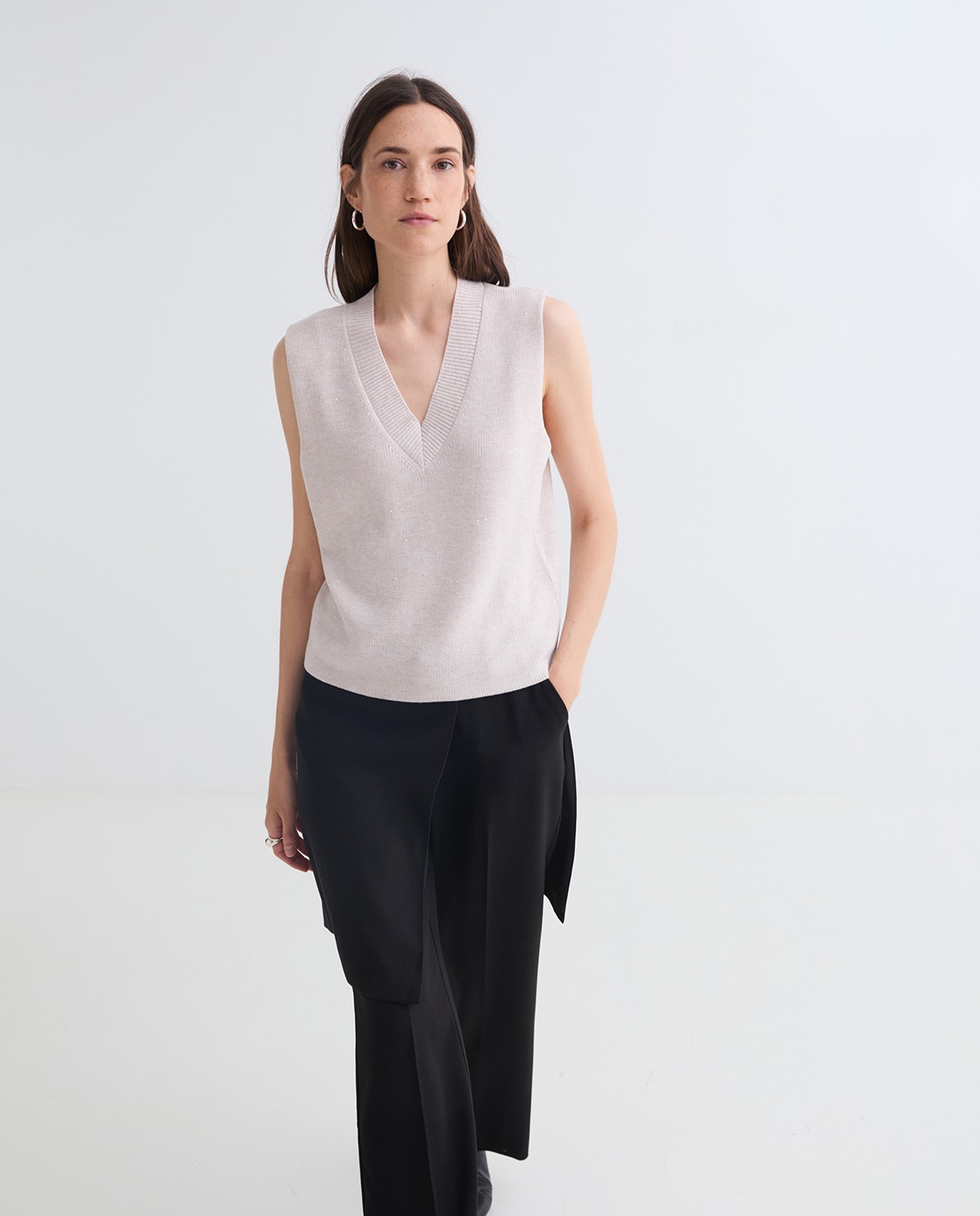 Armilla de punt minilluentons cru dona Yerse - Detall vista frontal