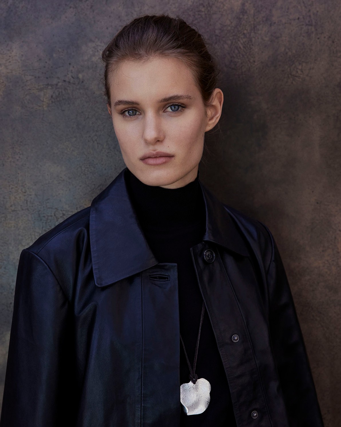 Black 100% leather short jacket woman Yerse - Front view 1