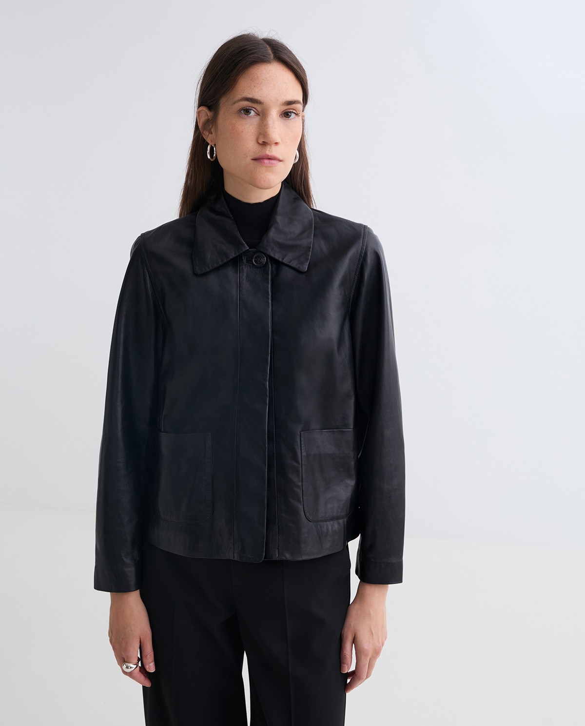 Black 100% leather short jacket woman Yerse - Front view 6