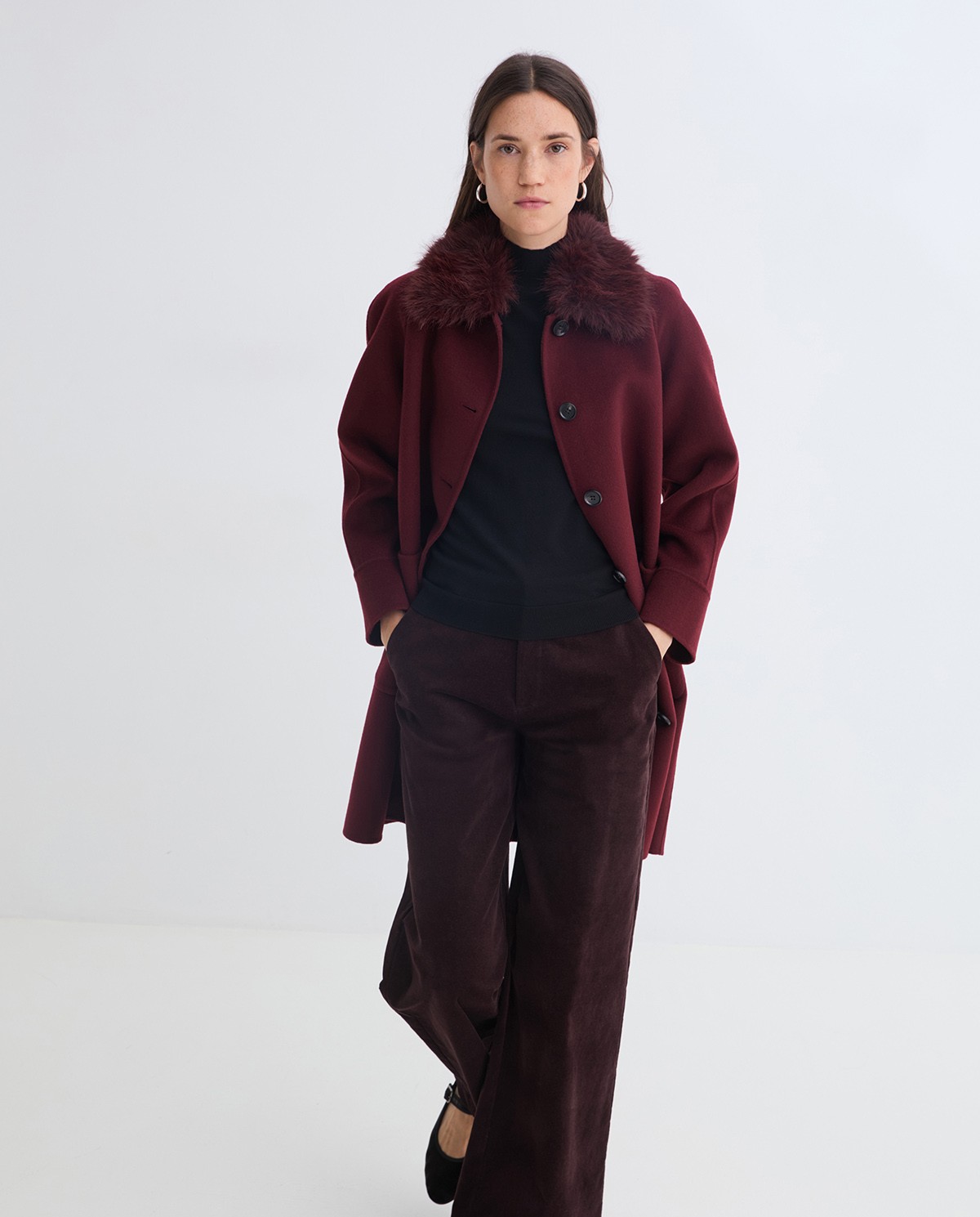 Burgundy handmade wool coat fur collar woman Yerse - Front view 2