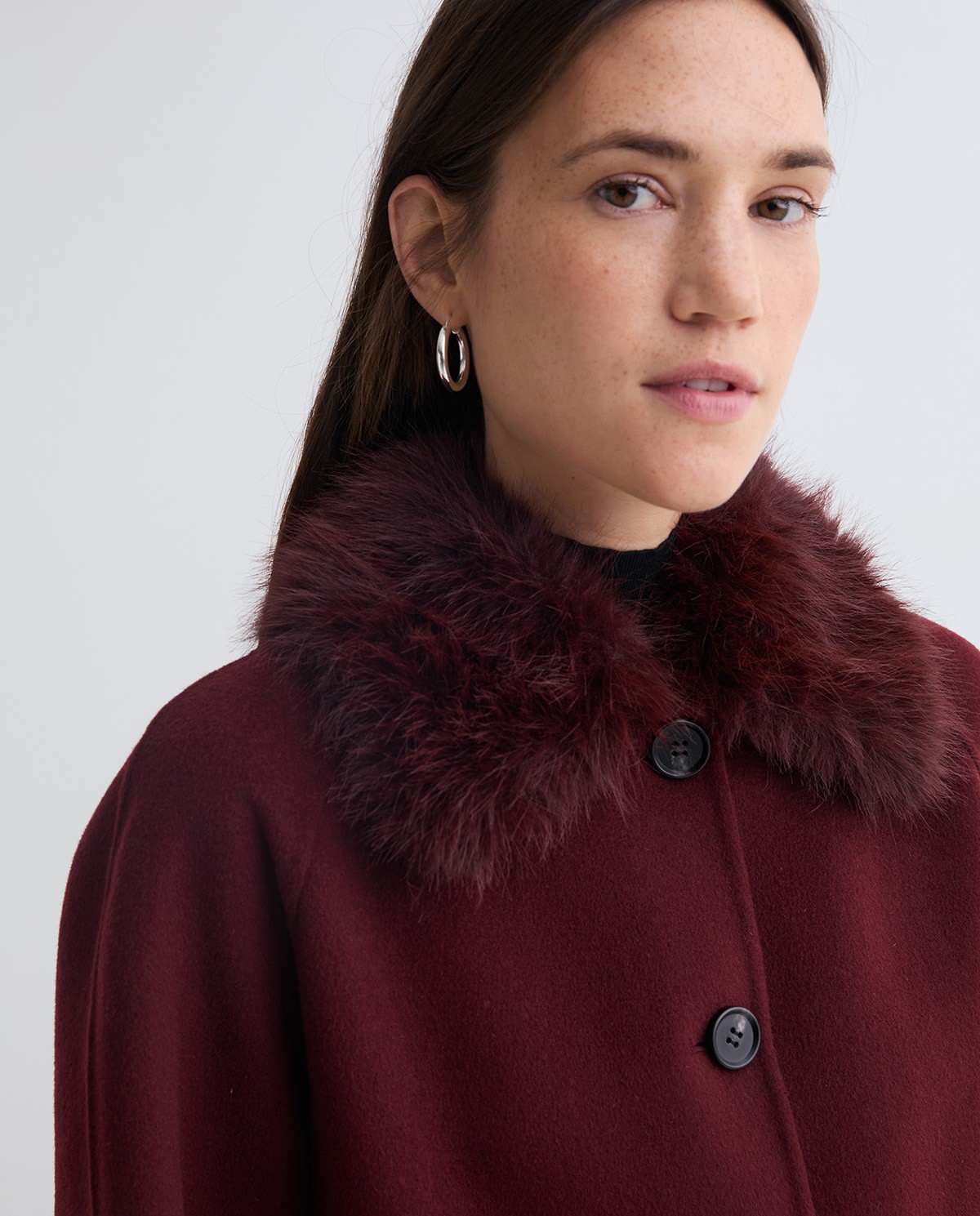 Burgundy handmade wool coat fur collar woman Yerse - Front view