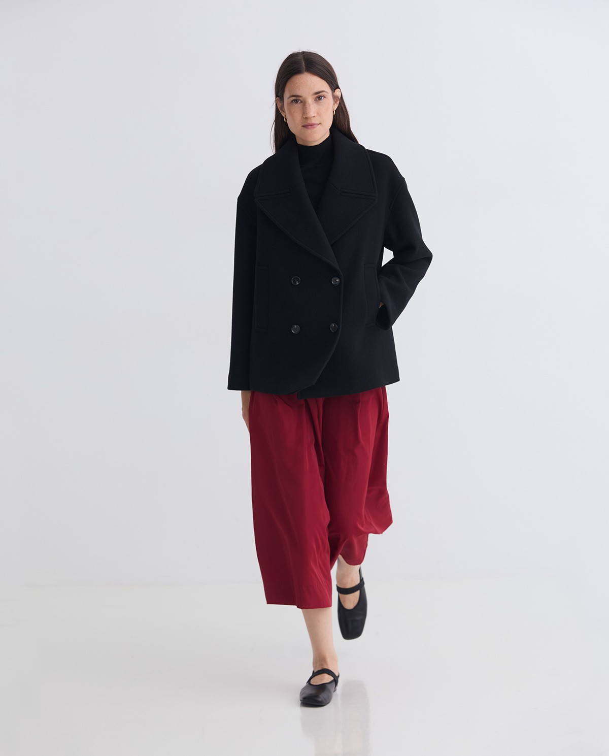 Black handmade short coat with wool, tencel and silk woman Yerse - Front view 7