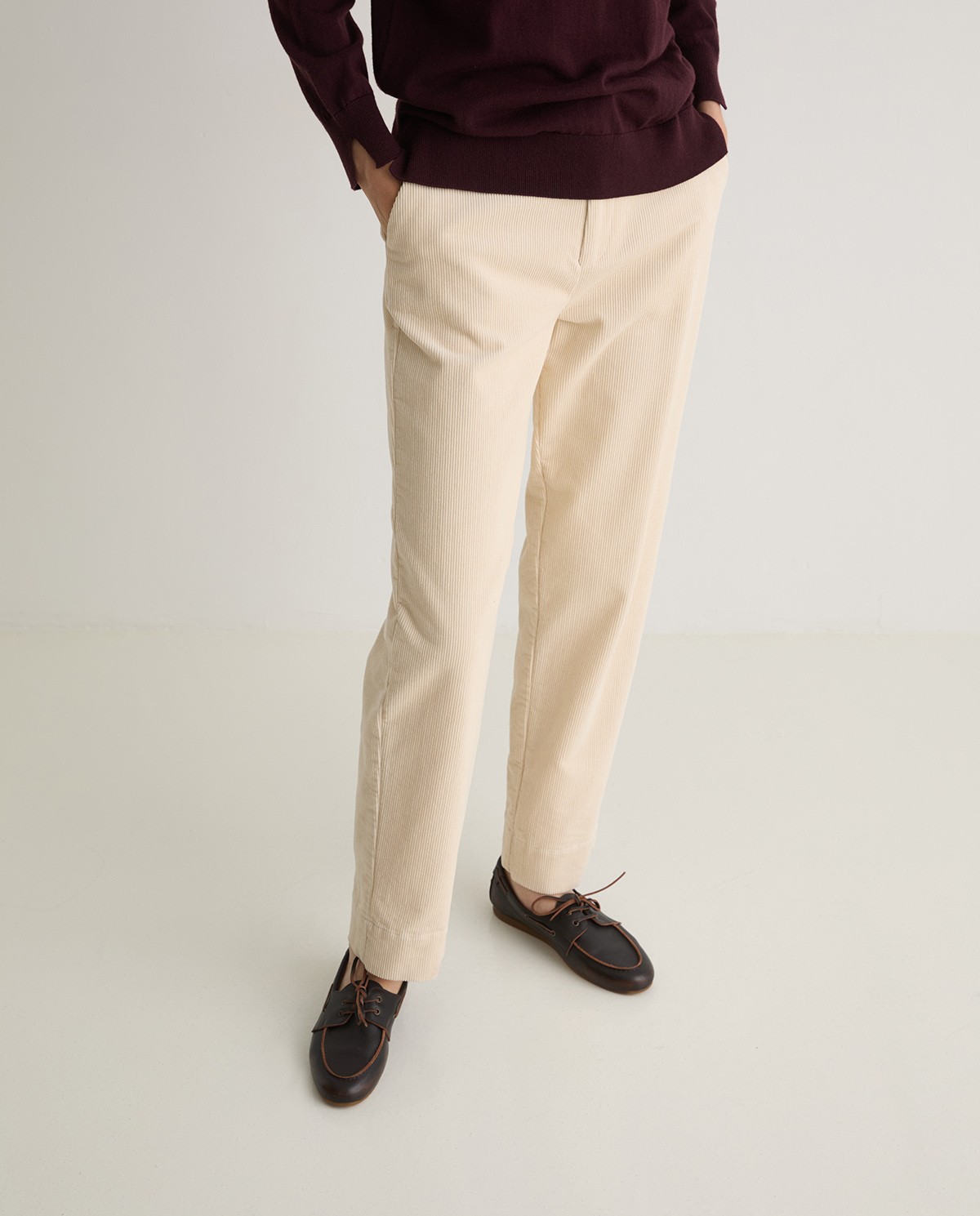 Pantalón pana algodón regular fit crudo