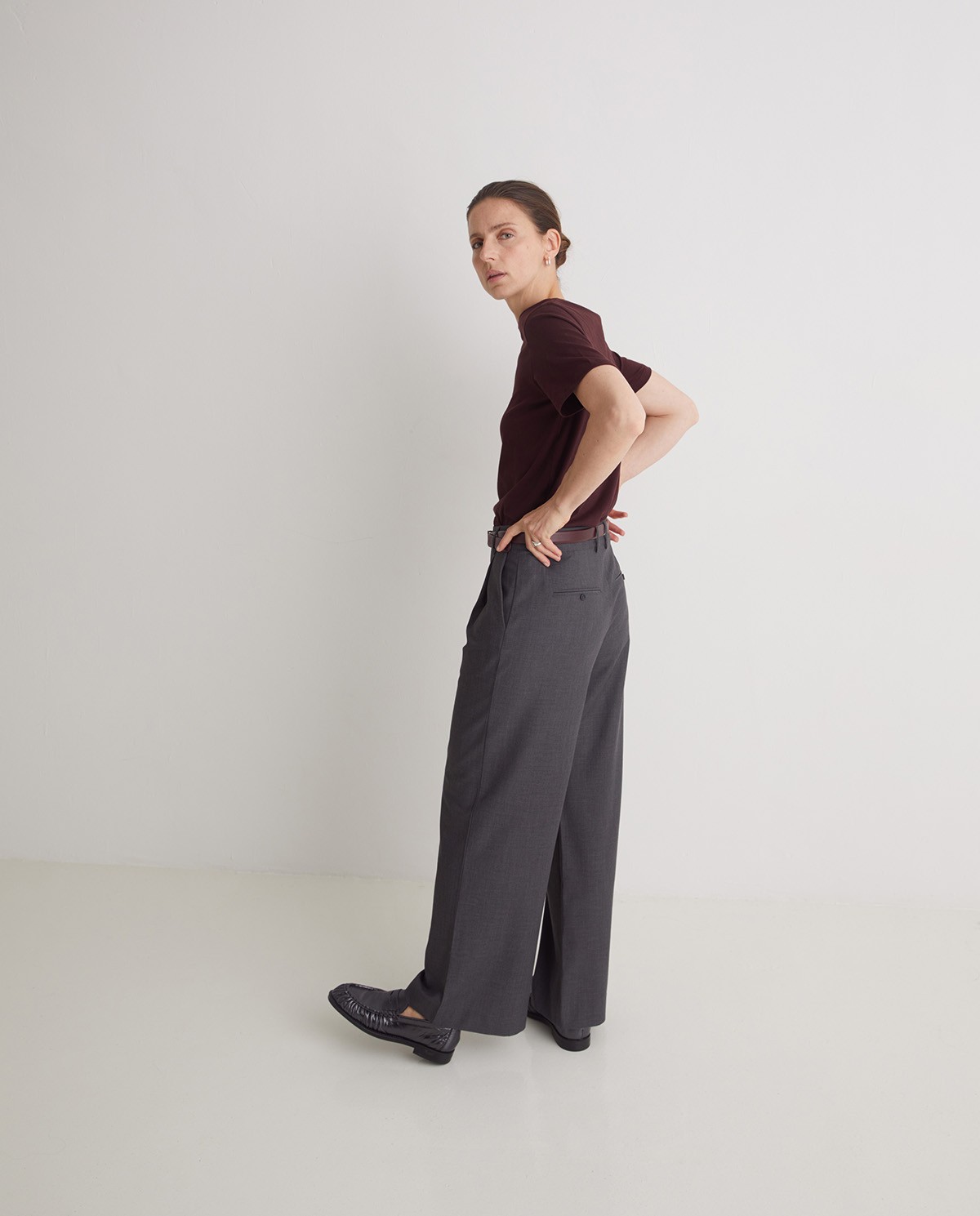 Gray pleated wide-leg suit pants - Wide-leg pants 3