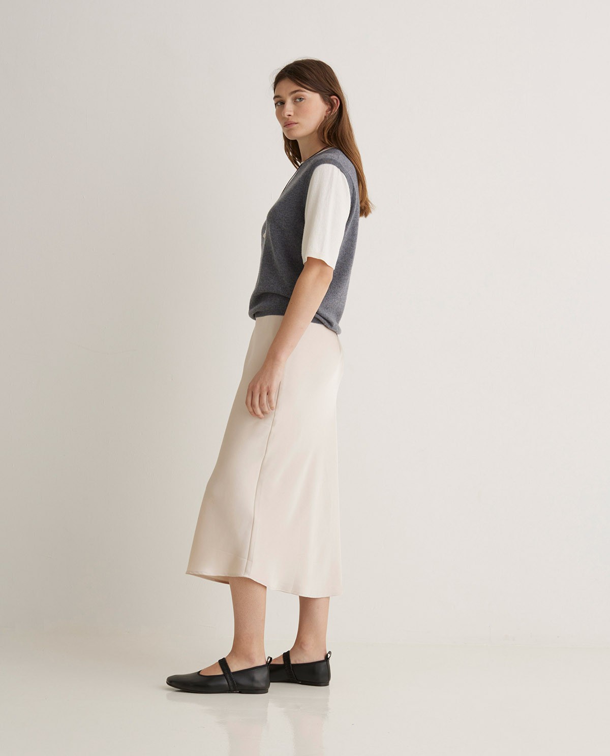 Falda satinada midi arena - Falda fluida midi 4