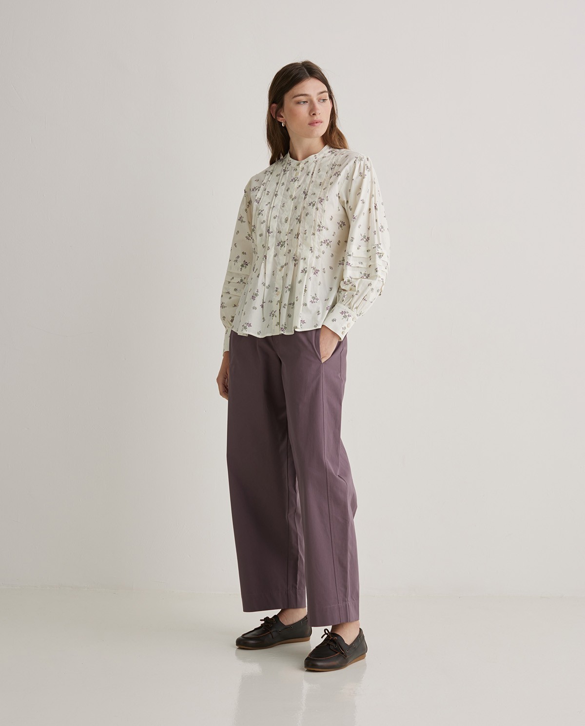 Pantalones anchos balloon fit berenjena - Pantalones 100% algodón