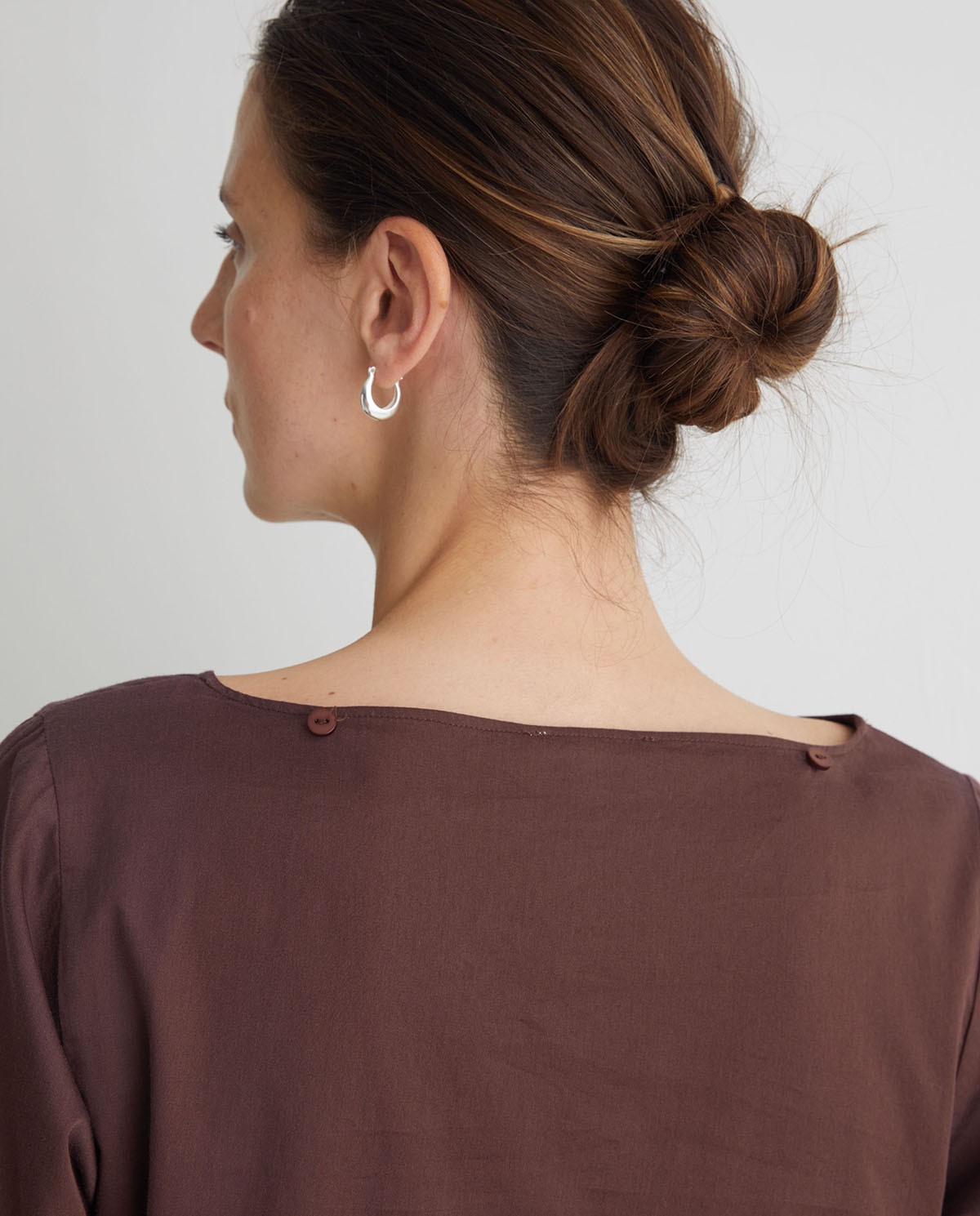 Blusa pañuelo extraíble marrón - Blusa 100% algodón 5