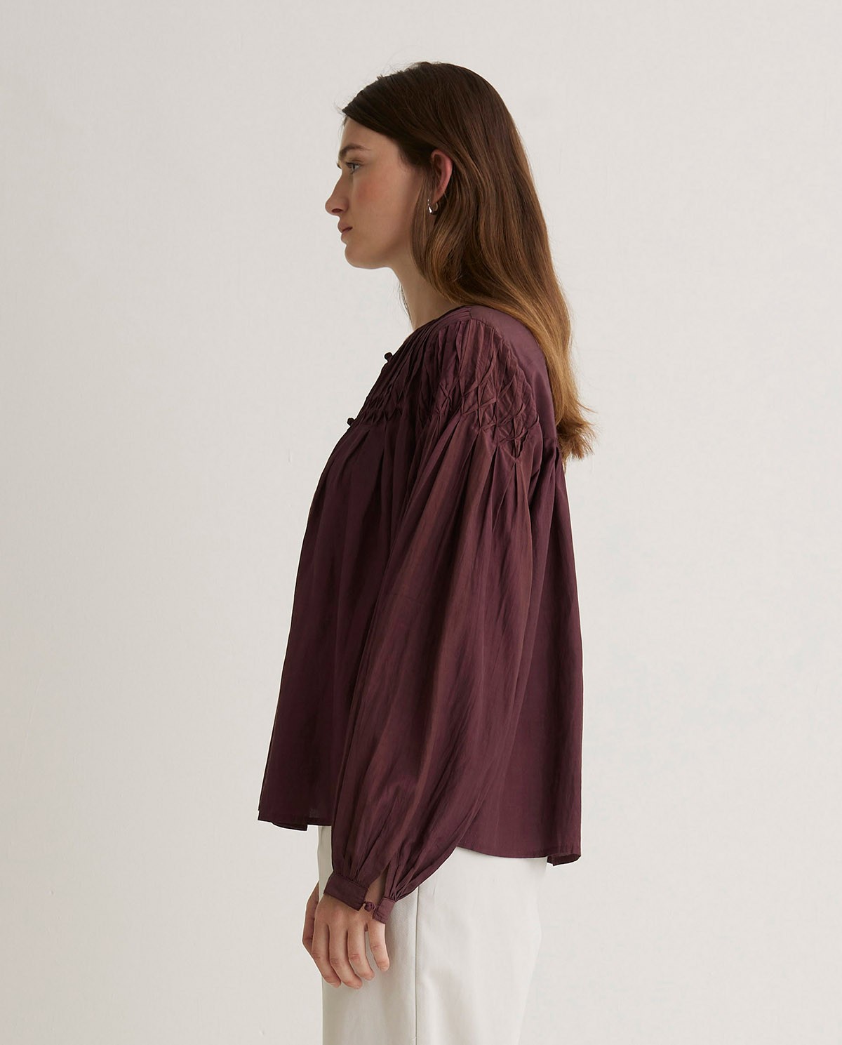 Blusa detalle pliegues algodón berenjena - Blusa mezcla de viscosa y algodón 4