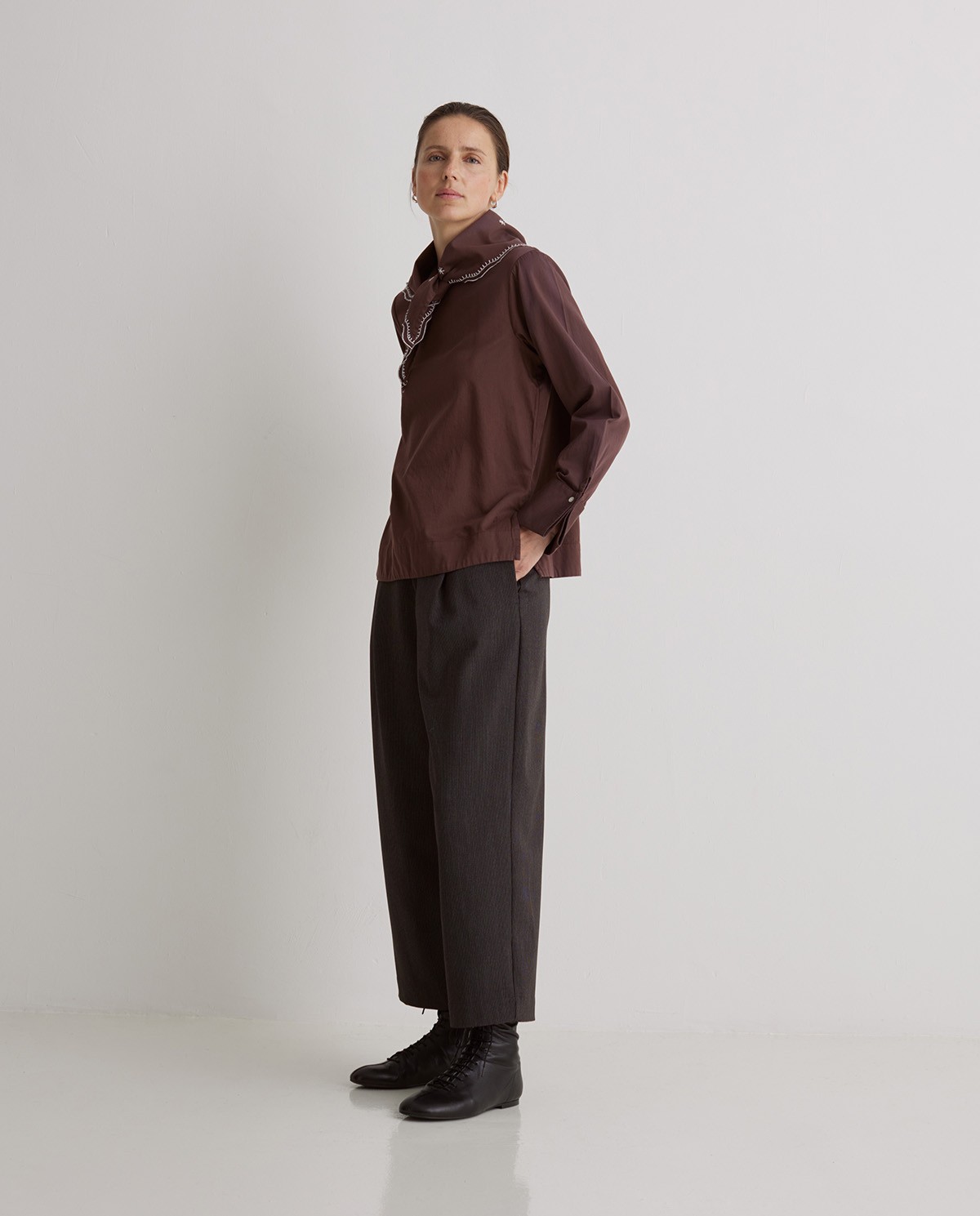Pantalones barrel leg rayas gris oscuro - Pantalones barrel leg 2