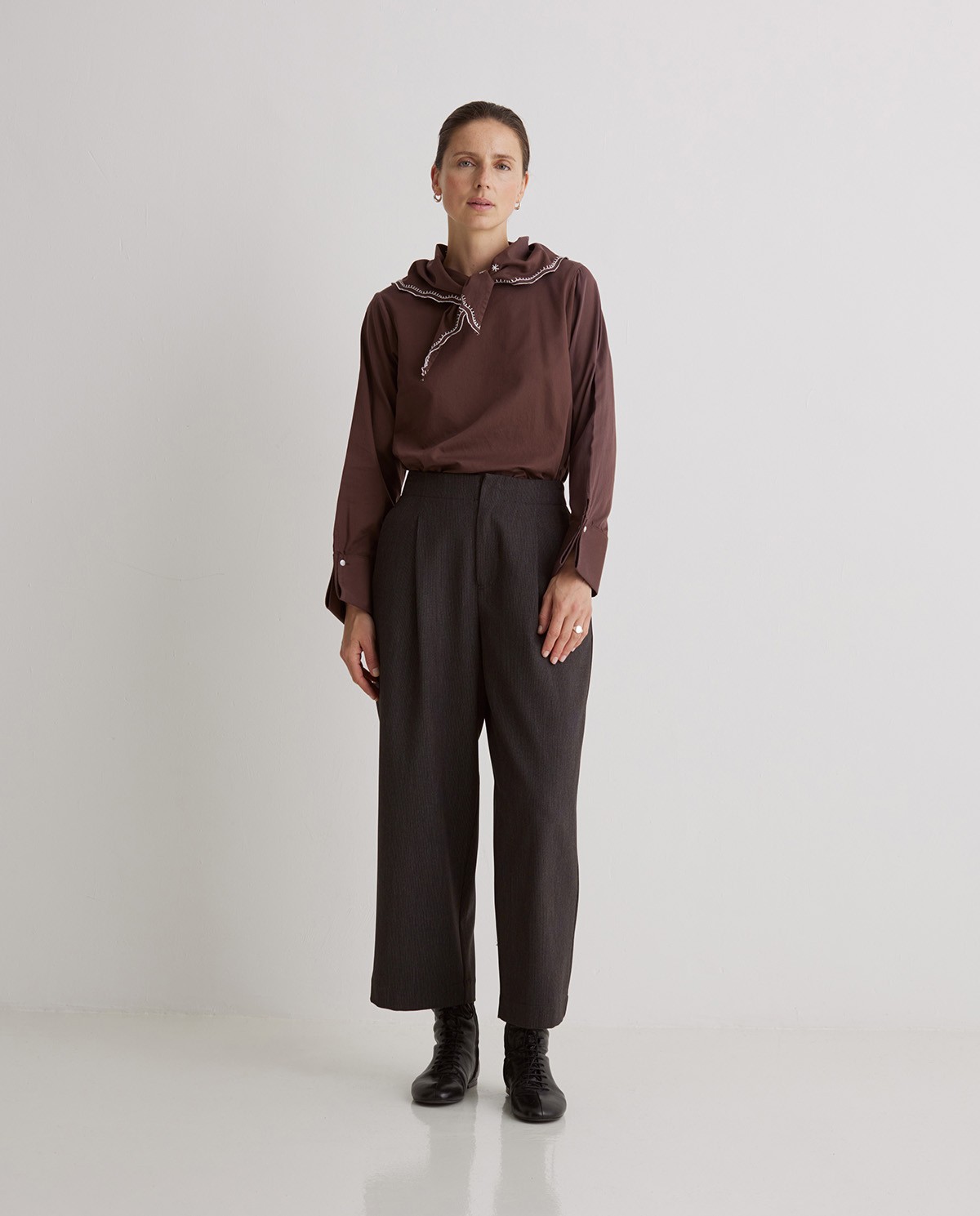 Pantalones barrel leg rayas gris oscuro - Pantalones barrel leg 4