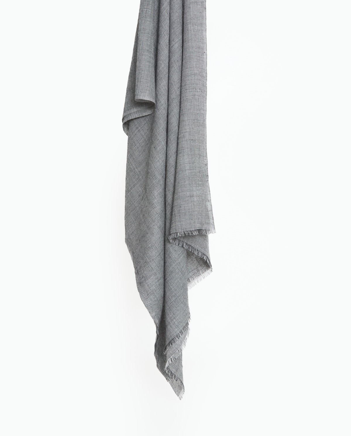 100% wool mini black check scarf - Scarf made with 100% wool 4