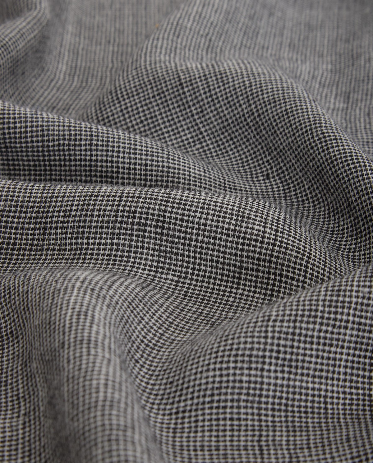 100% wool mini black check scarf - Scarf made with 100% wool 6