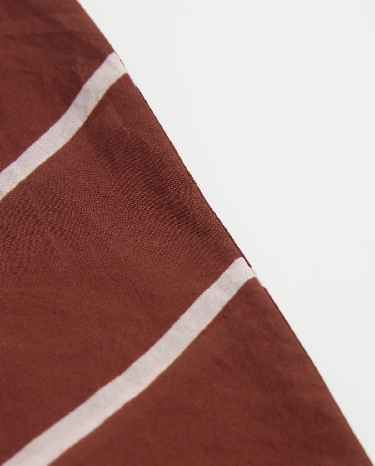 Maroon striped 100% silk bow tie woman Yerse - Front view 2