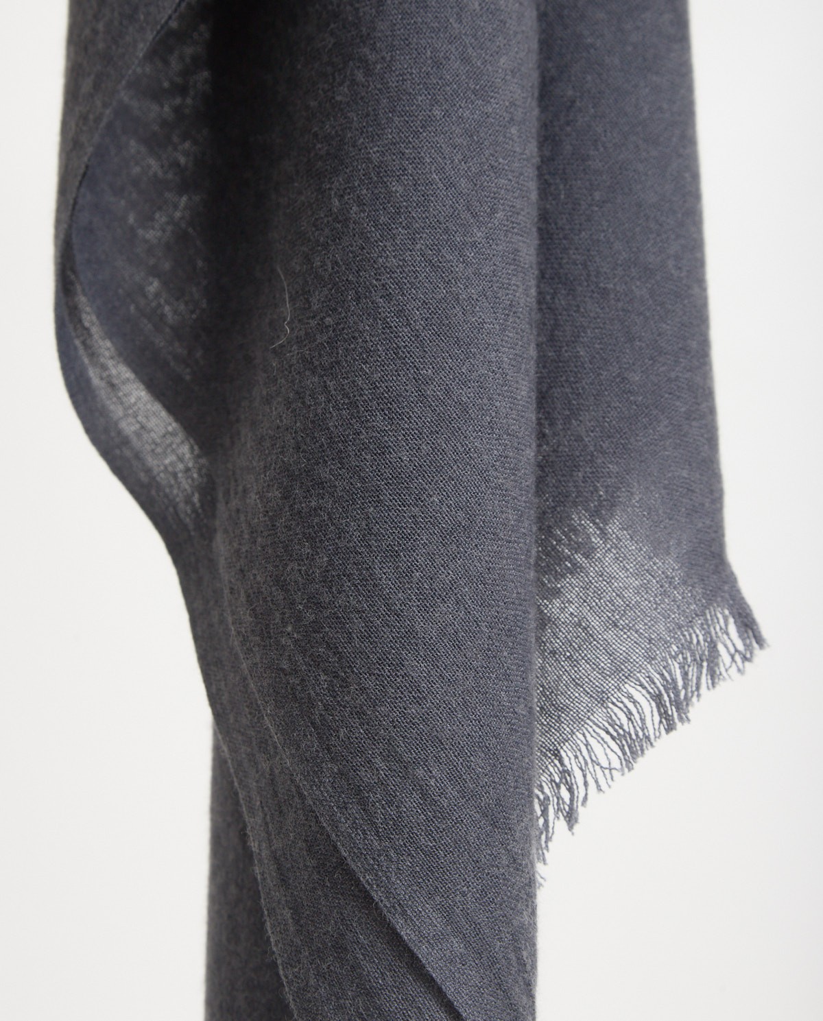 Écharpe en laine mélangée effet effiloché anthracite - Écharpe plissée 2
