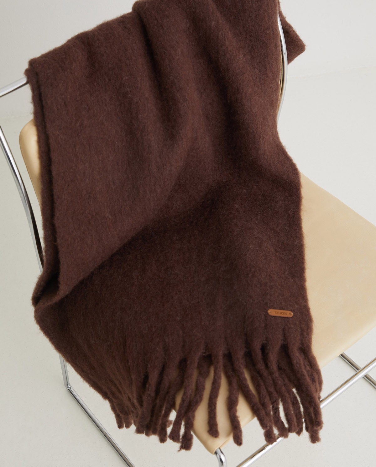 Chocolate wool-blend maxi scarf with fringe woman Yerse - Front view 1