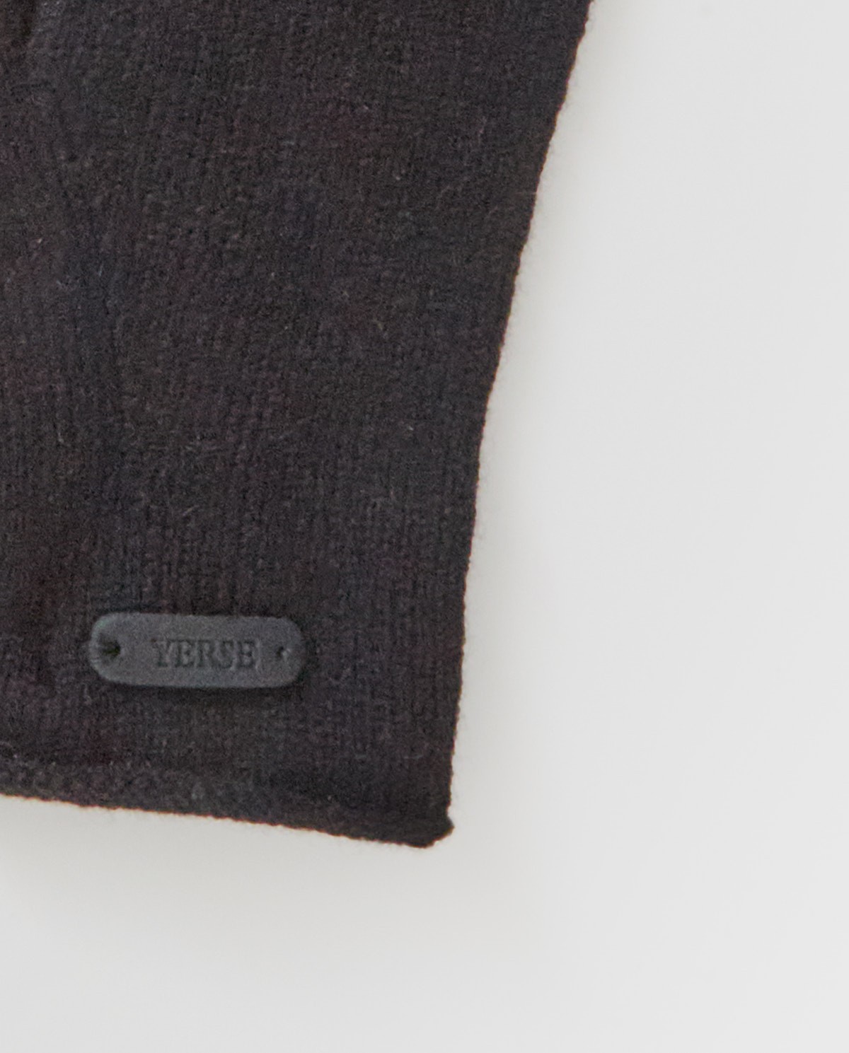 Gants en maille 100 % laine noir femme Yerse - Détail vue de face 1