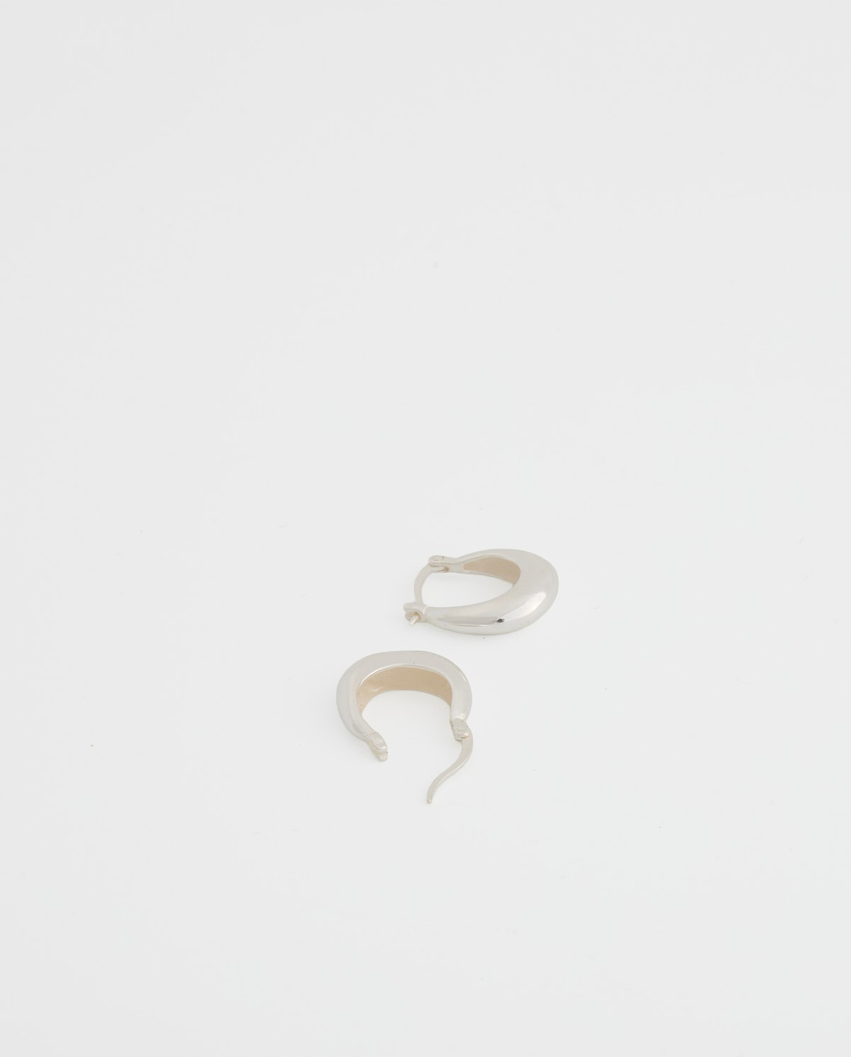 Thick brass hoop earring with silver finish and Italian clasp 2