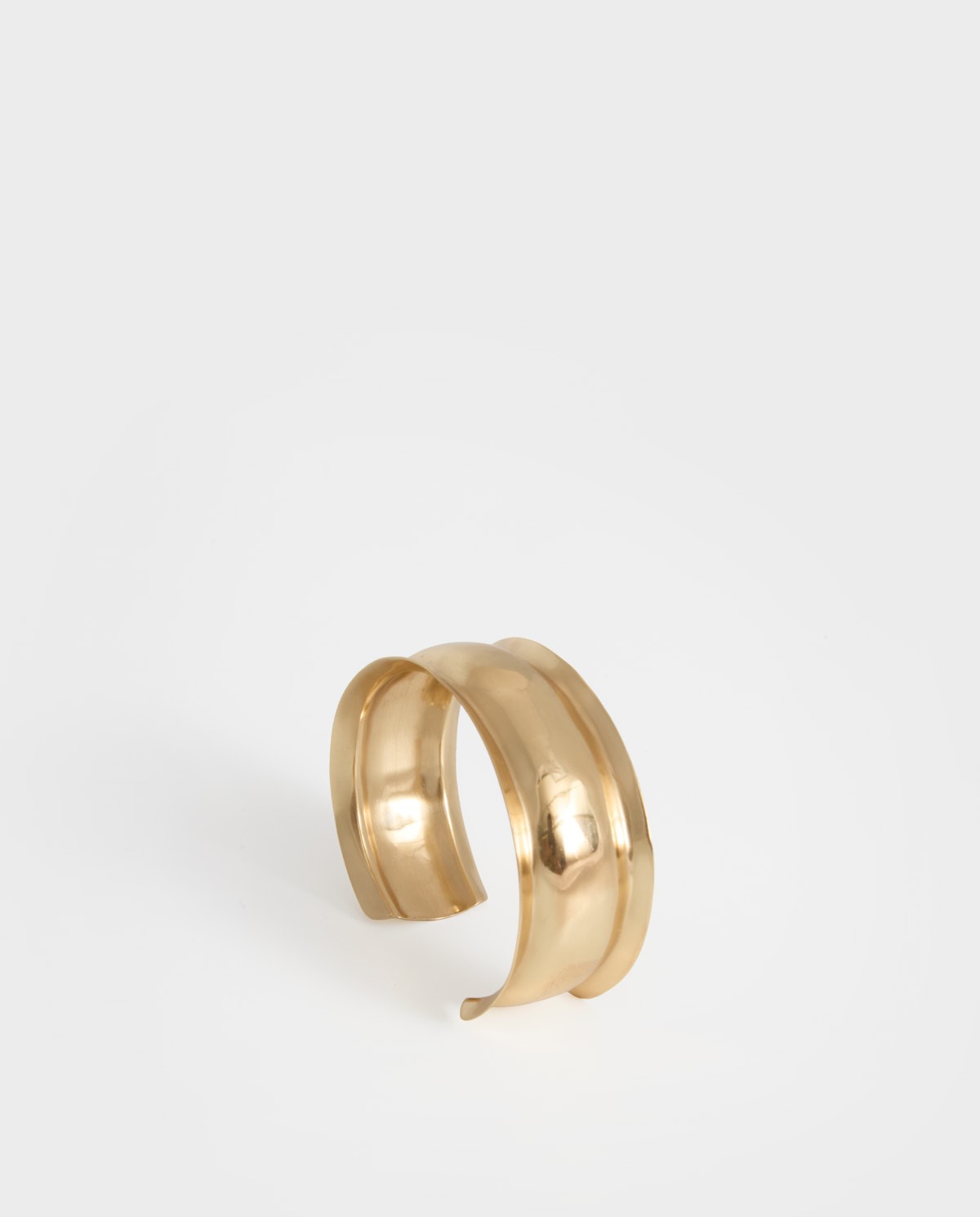 Pulsera ancha de latón dorado regulable