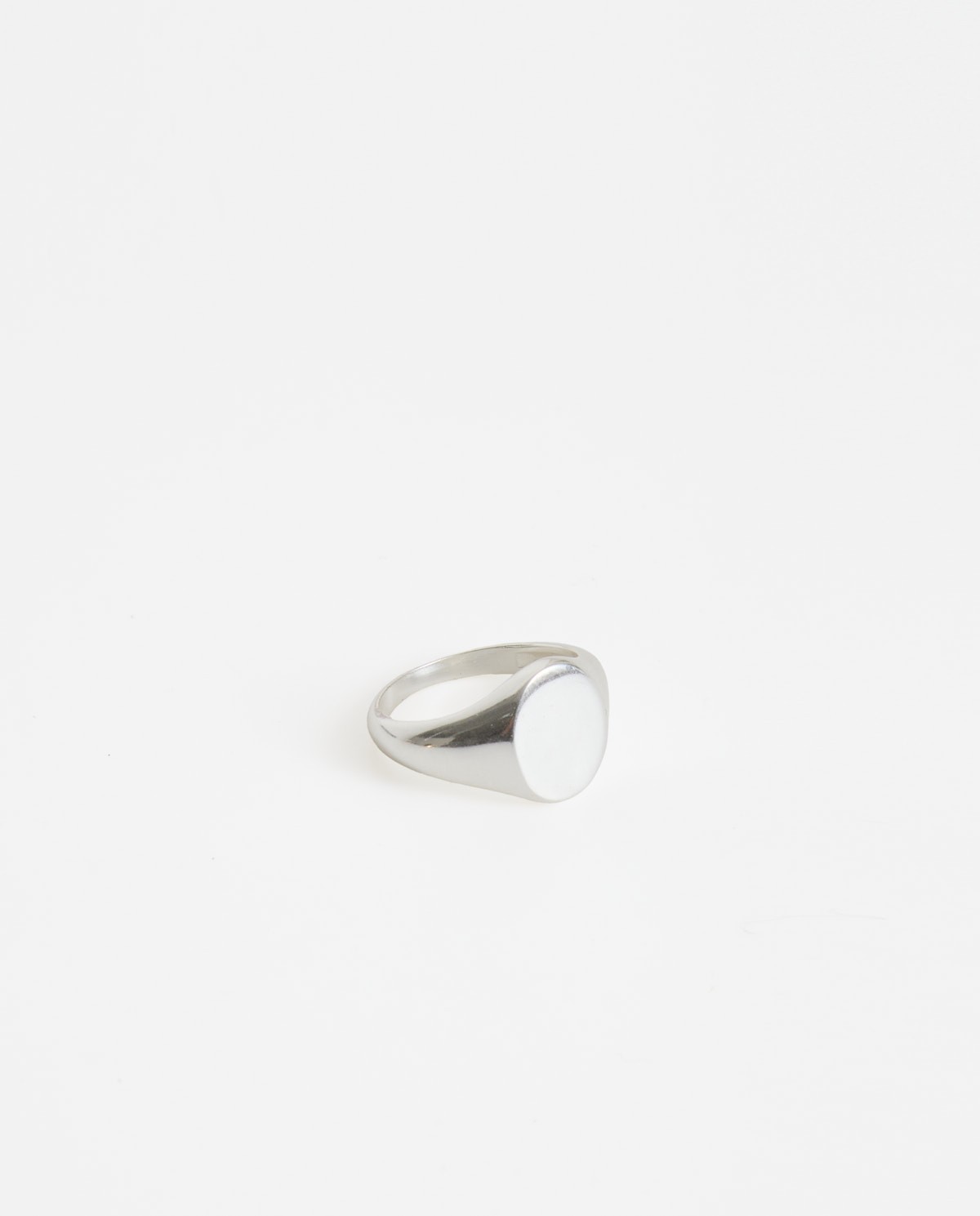 Silver-finish signet-style ring in brass 1