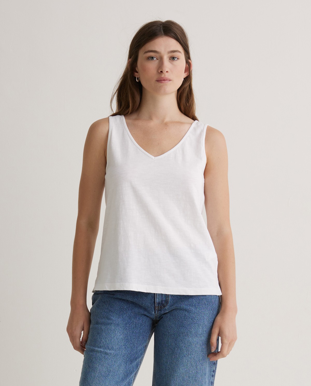 Top de algodón flamé blanco para mujer – Escote pico, suave y ligero 3