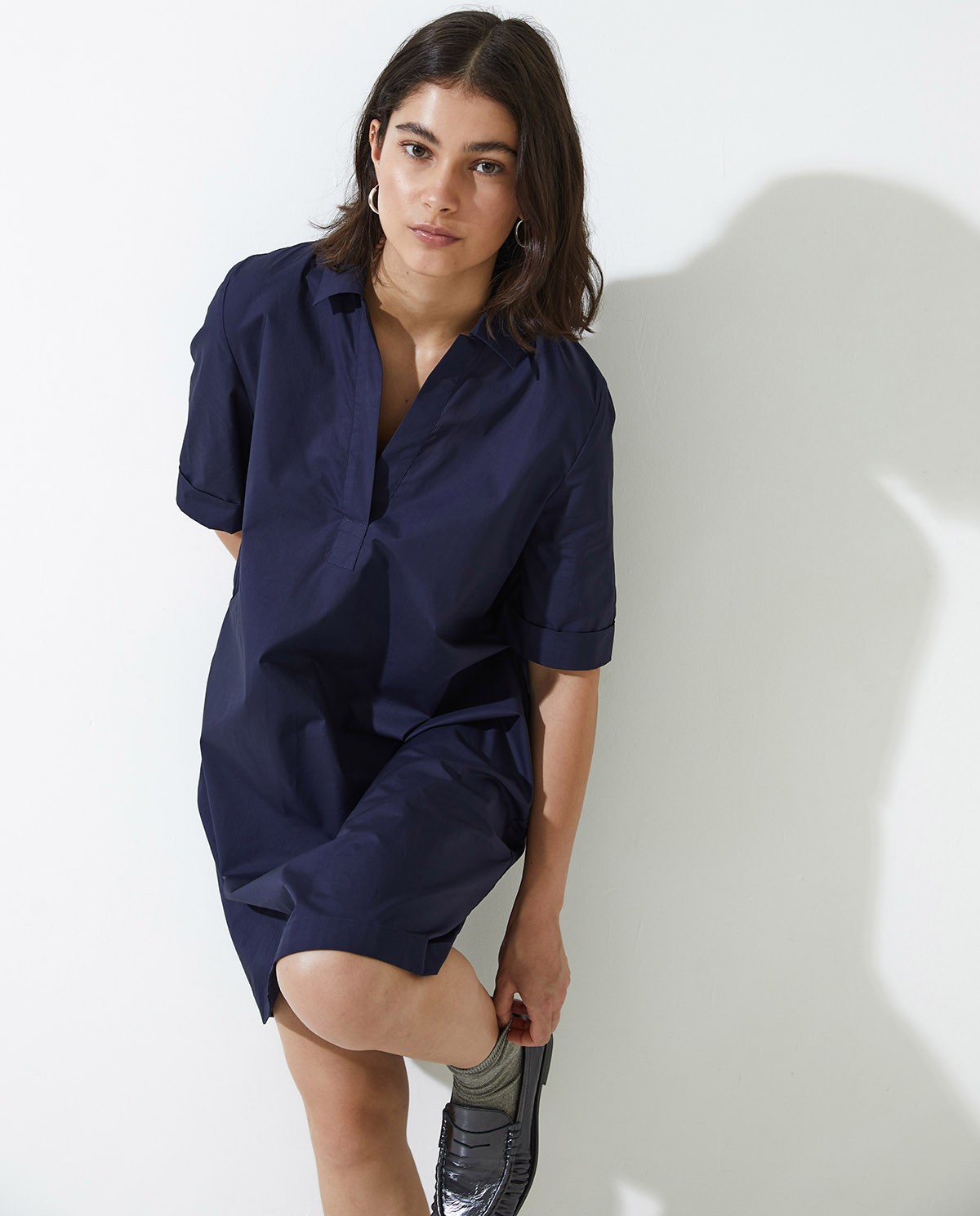 Robe chemise femme bleu foncé 100% coton – col polo, manches courtes, coupe droite 1
