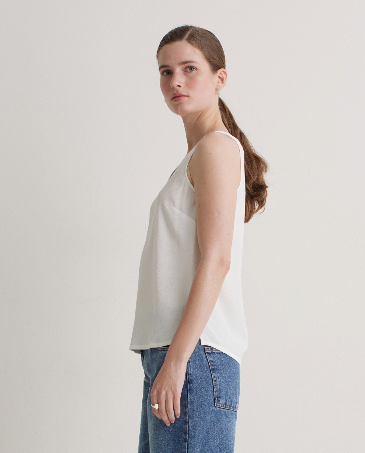 Women’s natural Ecovero crepe top – V-neck, sleeveless, soft and eco-friendly 4