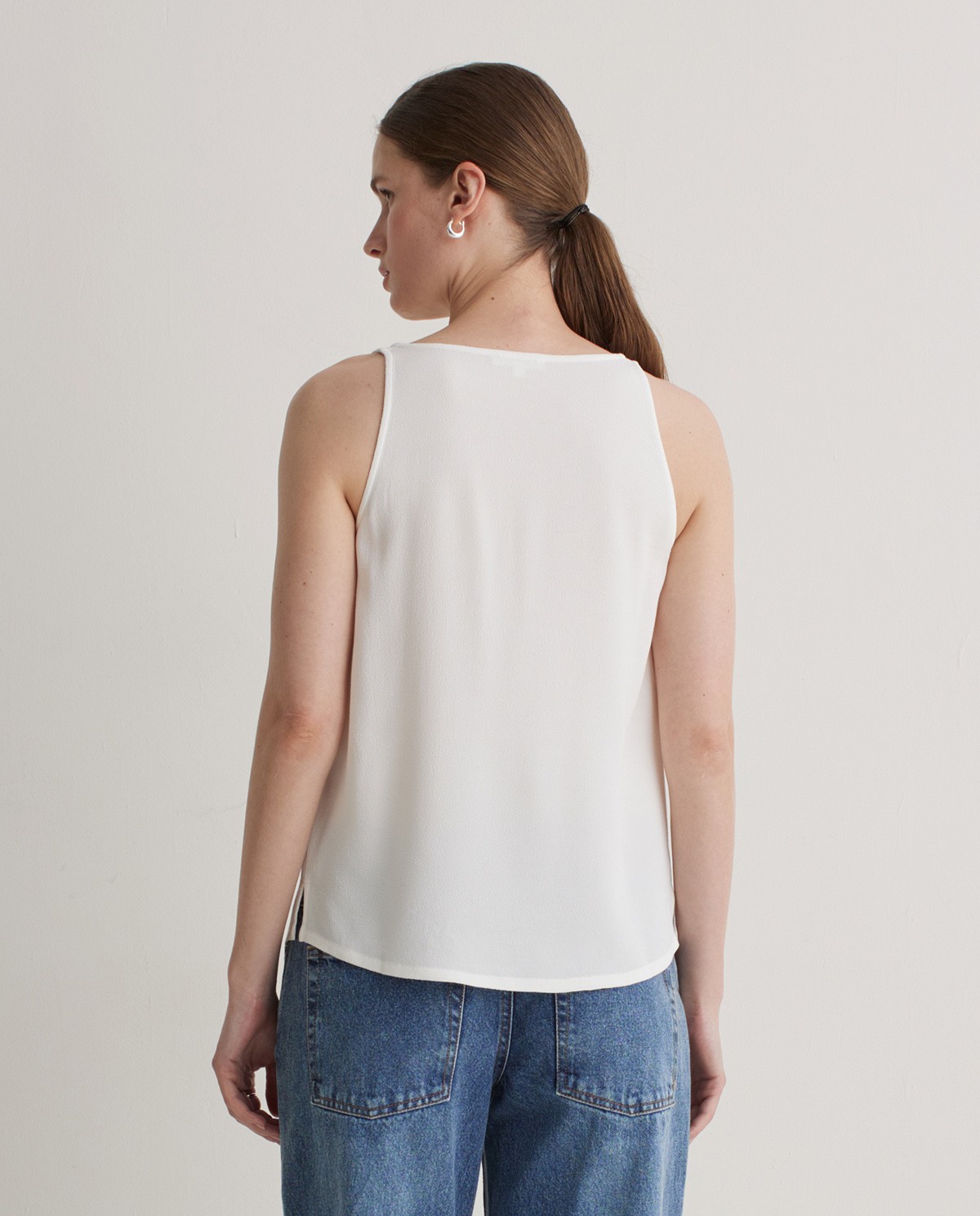 Women’s natural Ecovero crepe top – V-neck, sleeveless, soft and eco-friendly 5