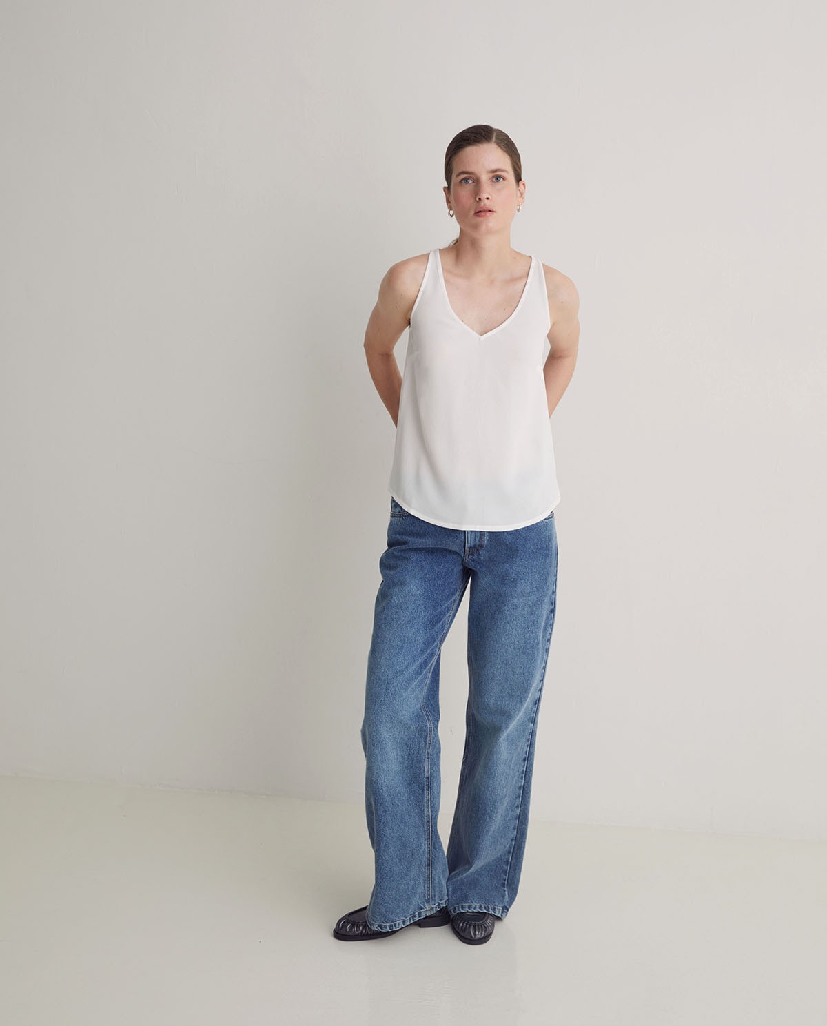 Women’s natural Ecovero crepe top – V-neck, sleeveless, soft and eco-friendly 6