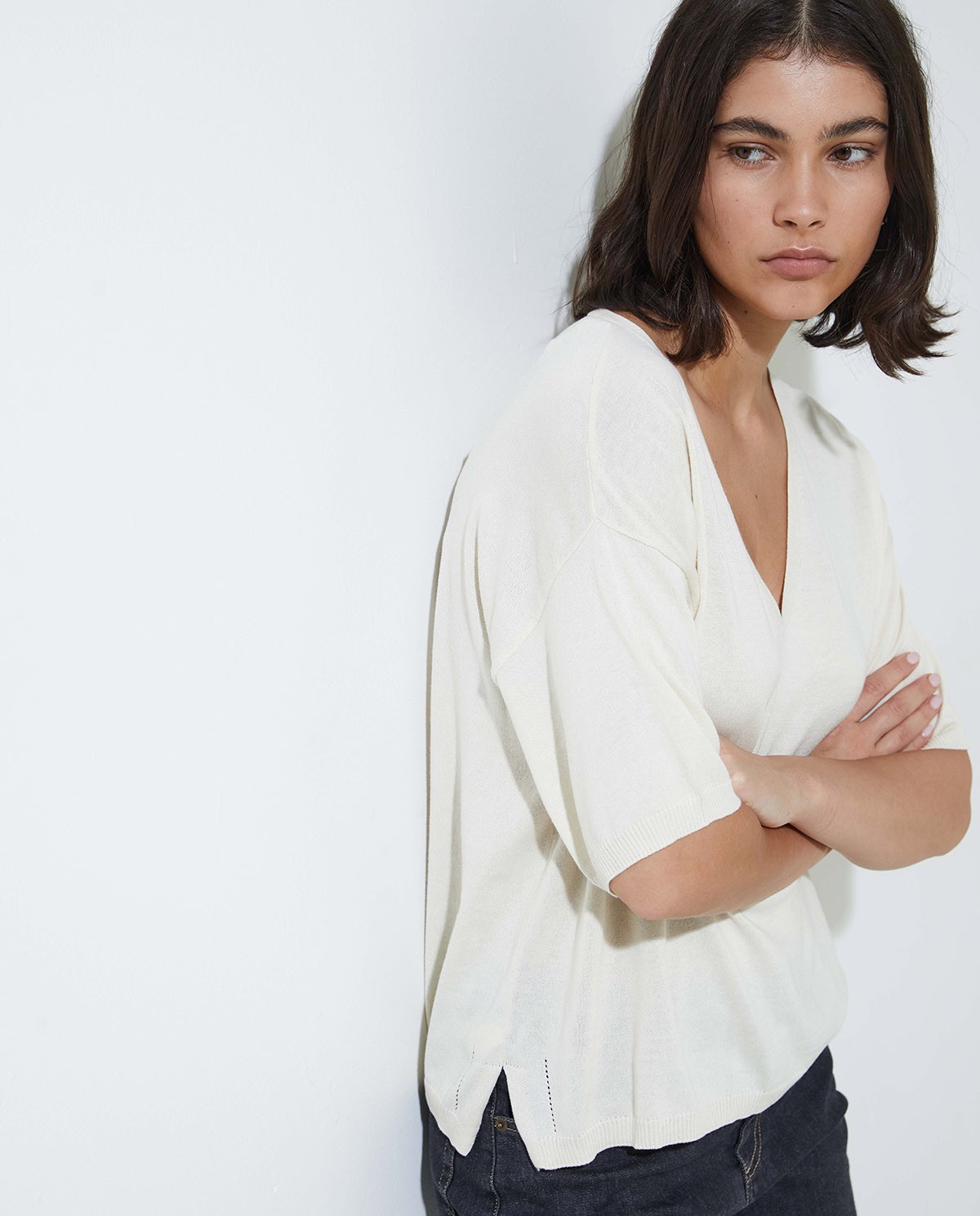 Jersey manga corta escote pico crudo mujer Yerse - Detalle frontal 2