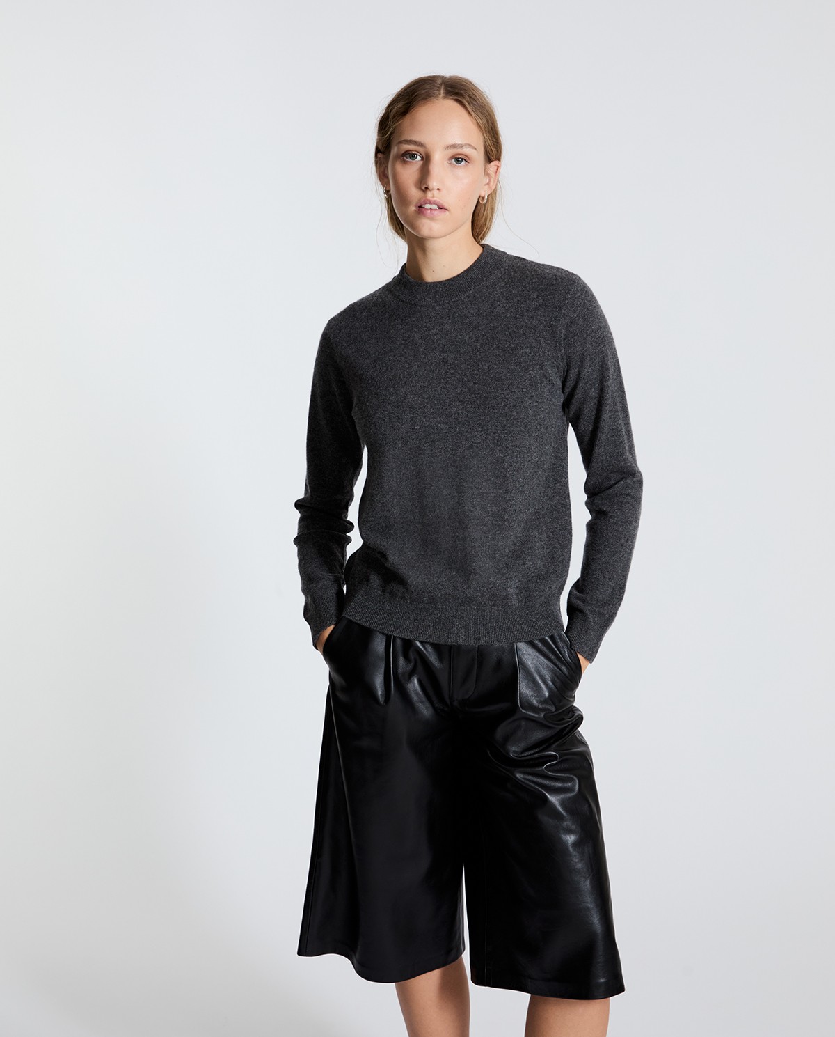 Jersey cashmere cuello redondo antracita mujer Yerse - Detalle frontal 2