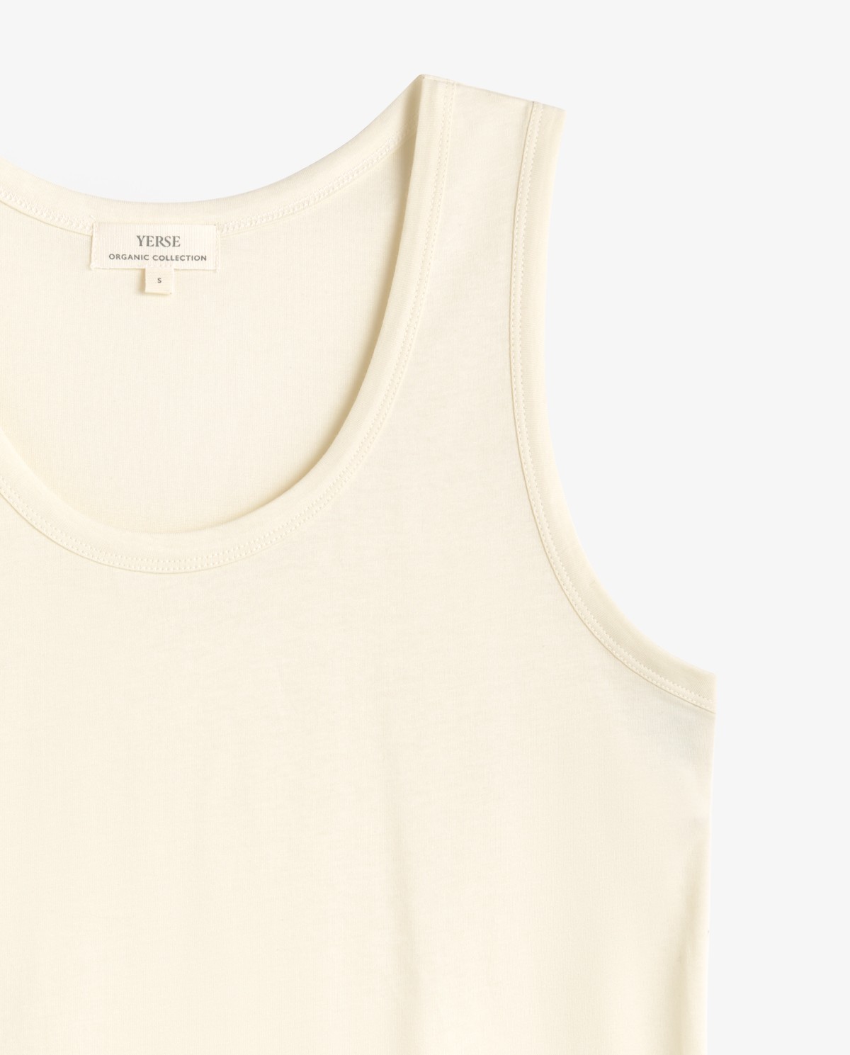 Top tirantes algodón orgánico en color crudo, vista frontal con detalle del tejido 6