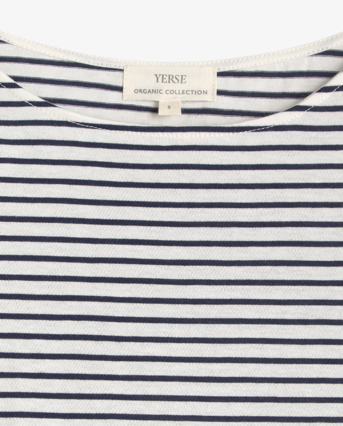 Camiseta rayas algodón cuello barco en color azul oscuro, vista frontal con detalle del tejido 5