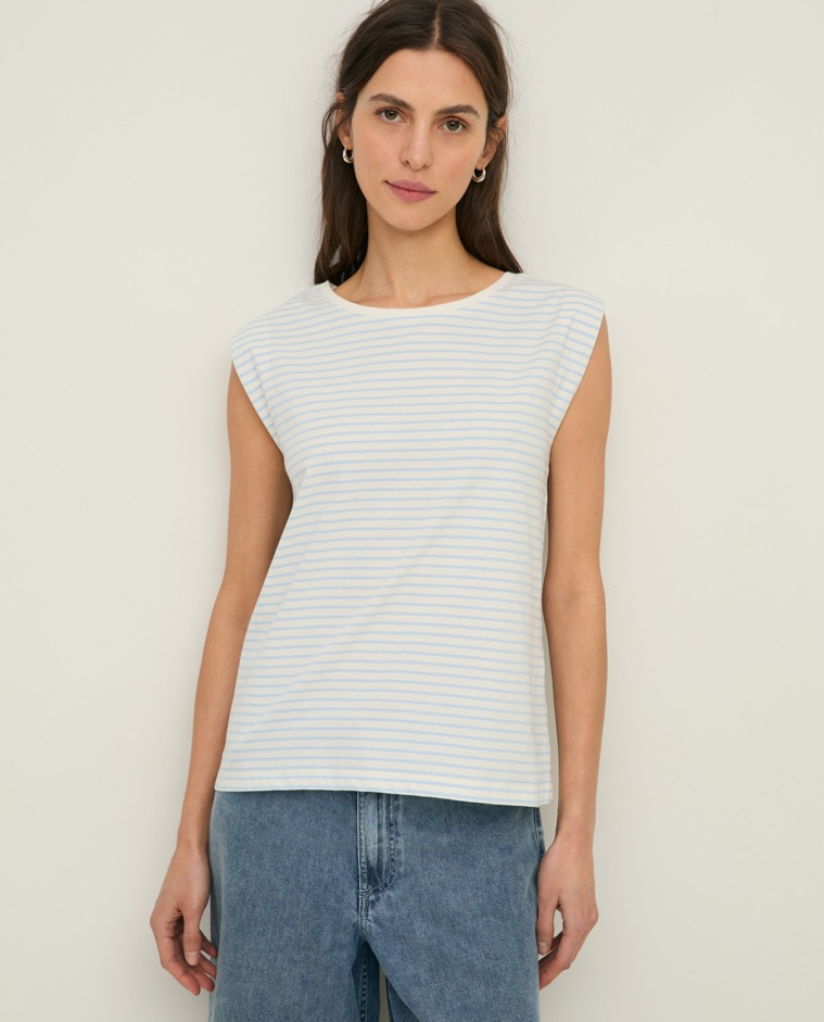 Camiseta sin mangas algodón orgánico rayas en color azul cielo, vista frontal con detalle del tejido