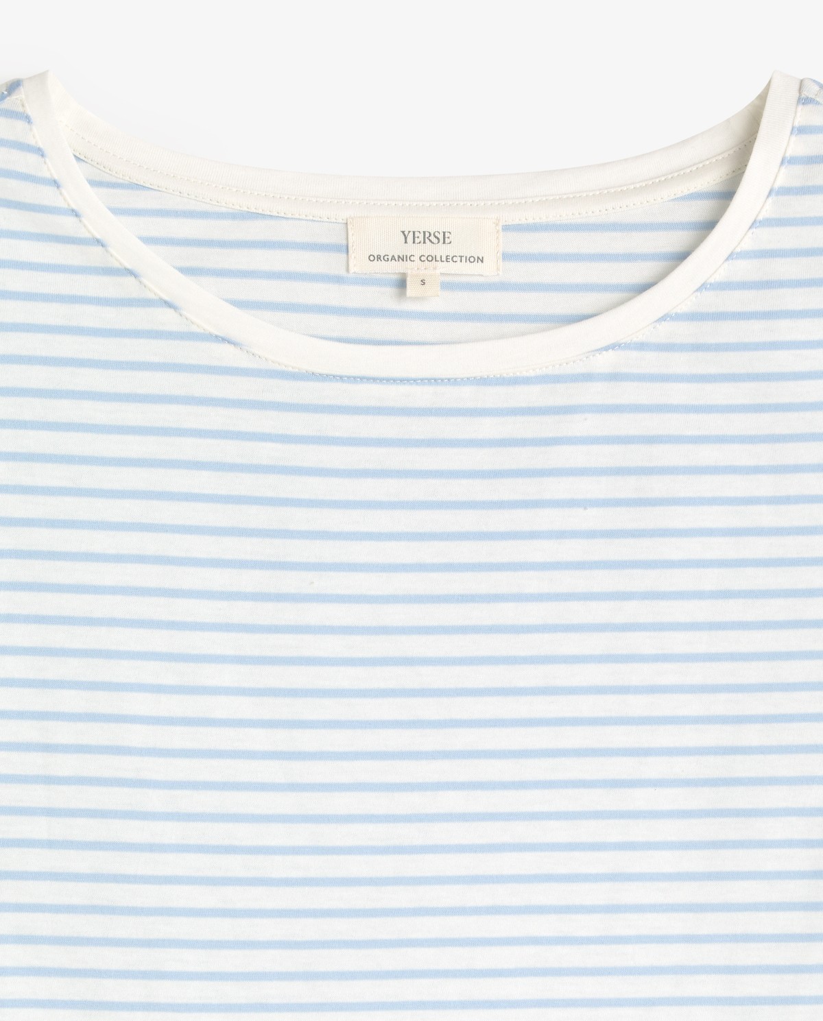 Camiseta sin mangas algodón orgánico rayas en color azul cielo, vista frontal con detalle del tejido 6