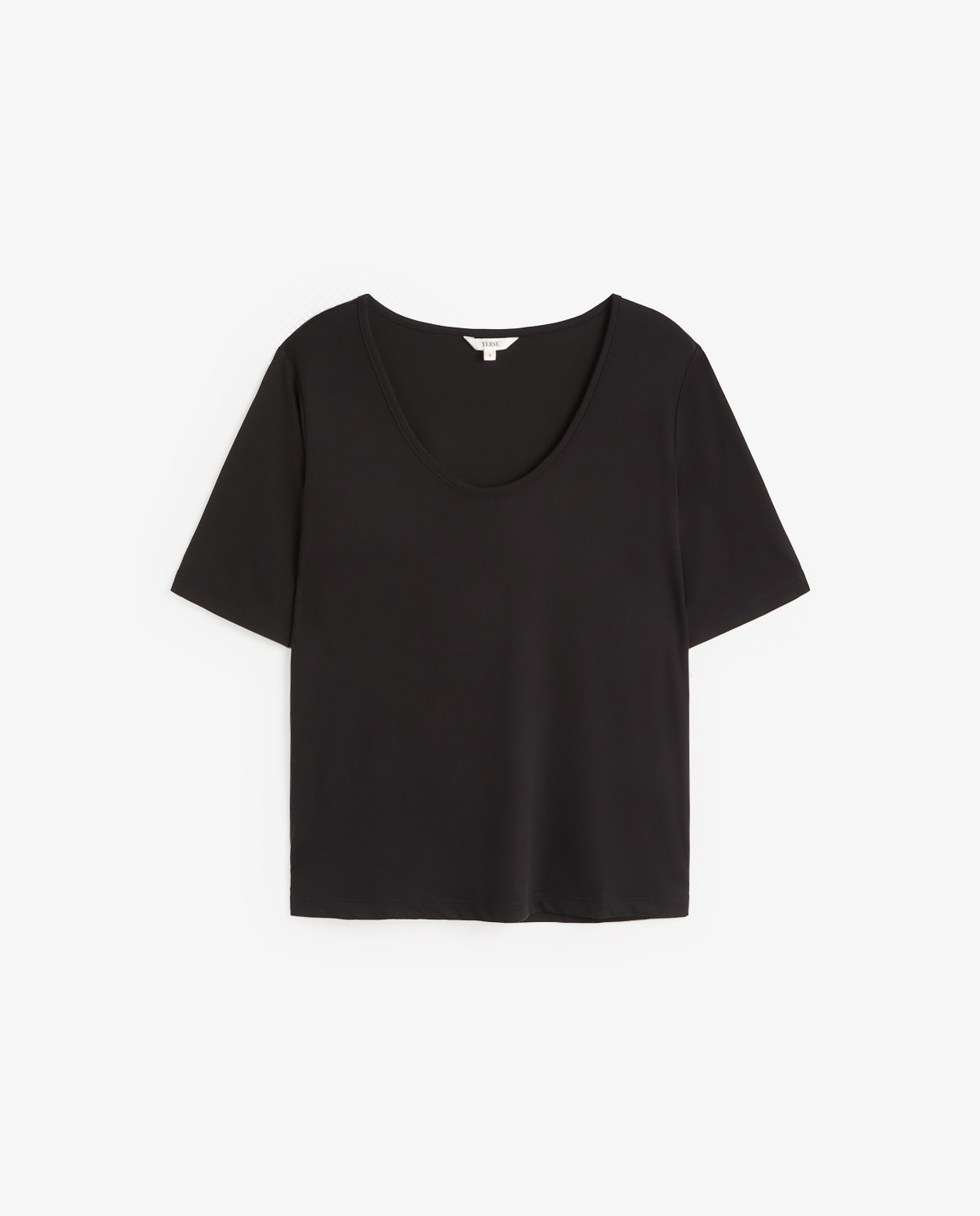 Camiseta fluida escote olla en color negro, vista frontal con detalle del tejido 4