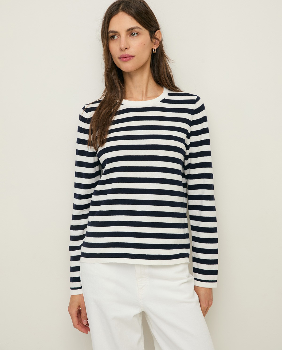 Jersey algodón estampado rayas en color azul oscuro, vista frontal con detalle del tejido 1