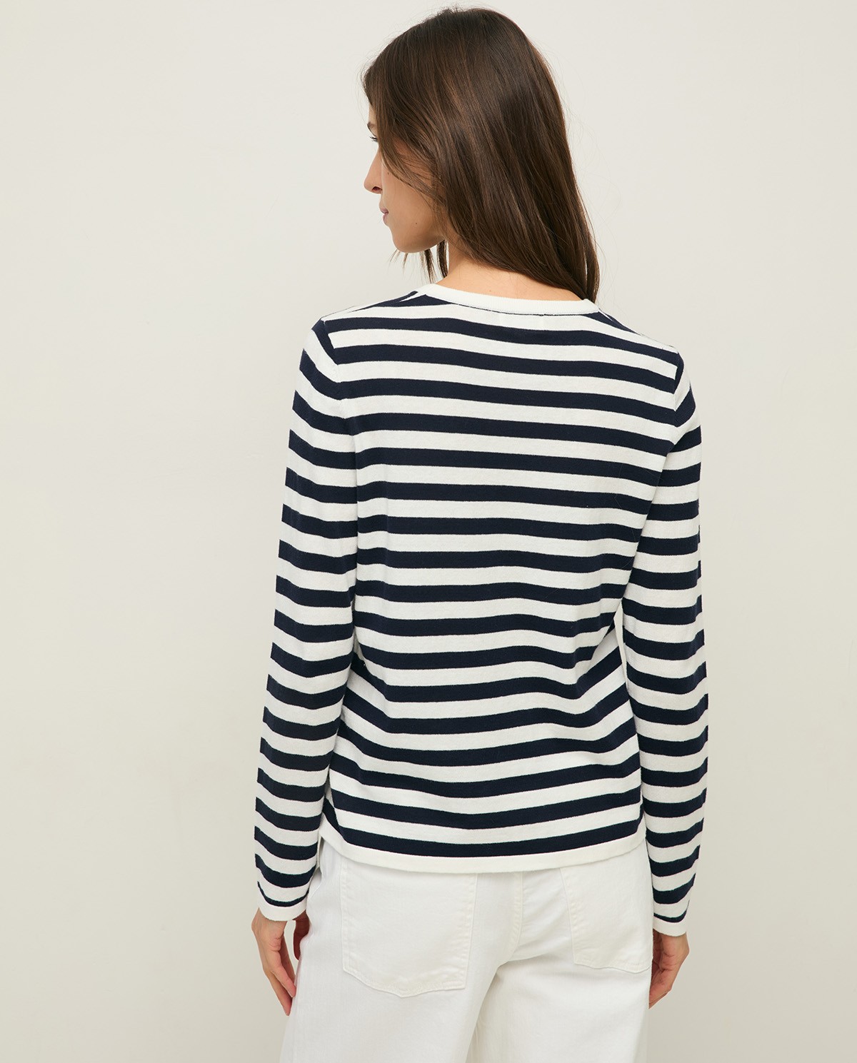 Jersey algodón estampado rayas en color azul oscuro, vista frontal con detalle del tejido 6