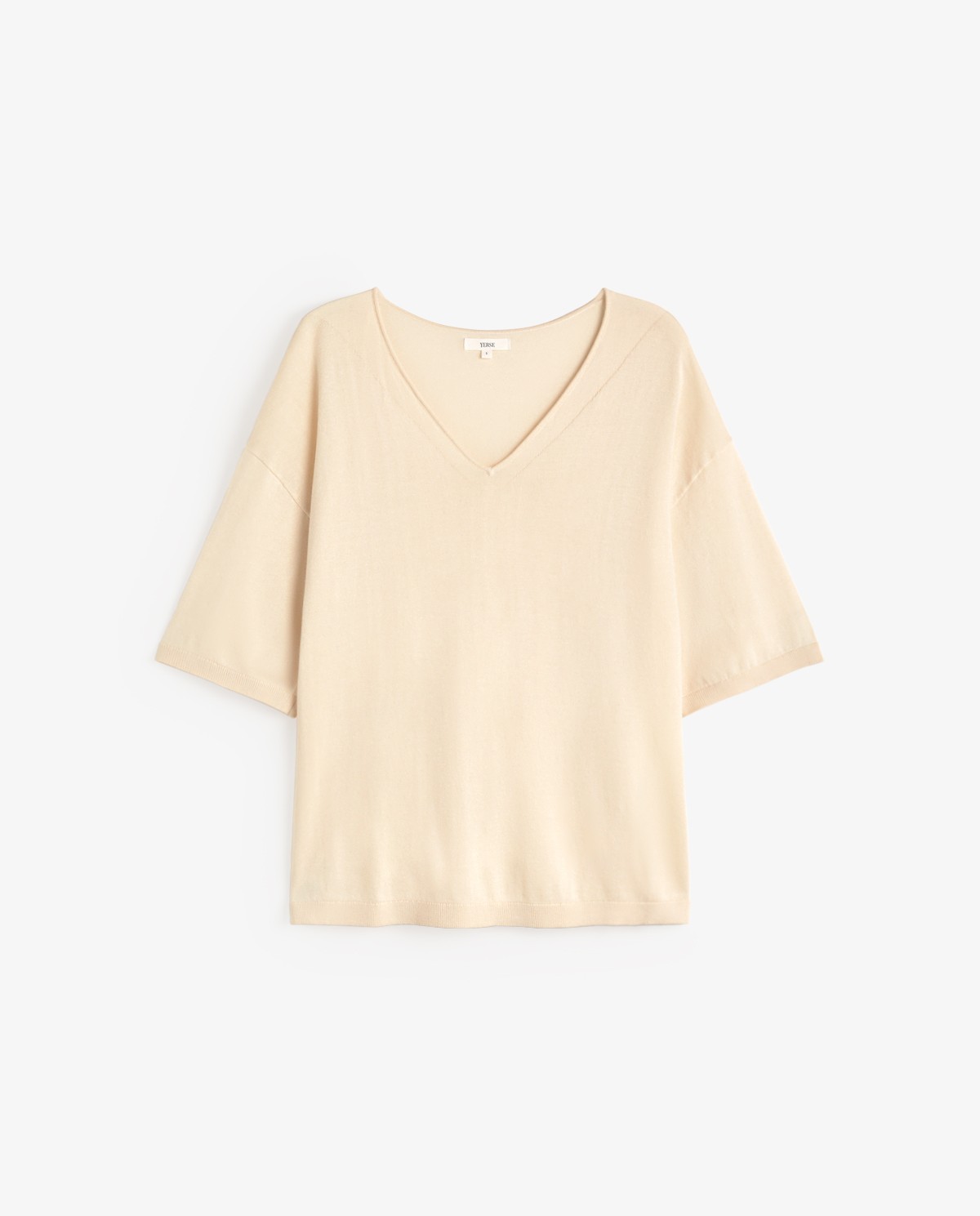 Jersey manga corta cuello pico en color natural, vista frontal con detalle del tejido 5