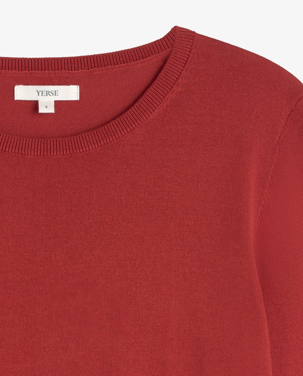Jersey manga corta cuello redondo en color Terracota, vista frontal con detalle del tejido 6