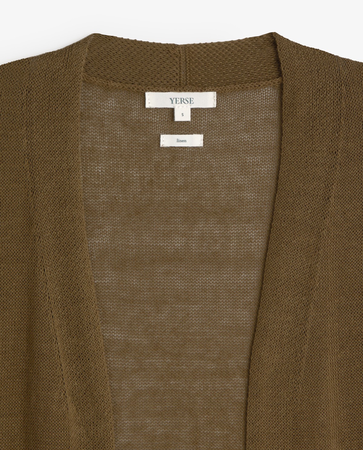 Cárdigan de lino manga francesa en color caqui, vista frontal con detalle del tejido 7
