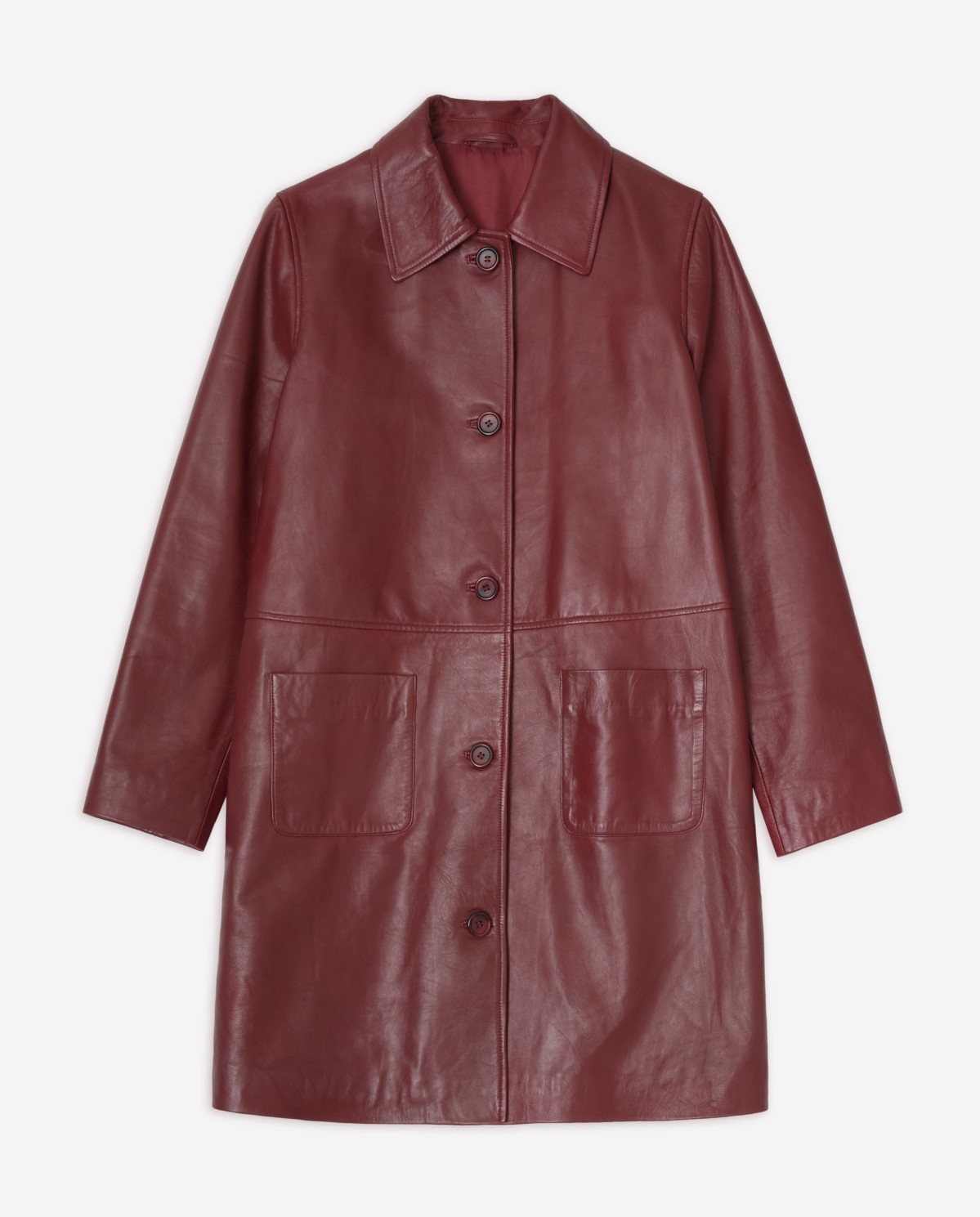 Chaqueta cuero midi en color burdeos, vista frontal con detalle del tejido 10