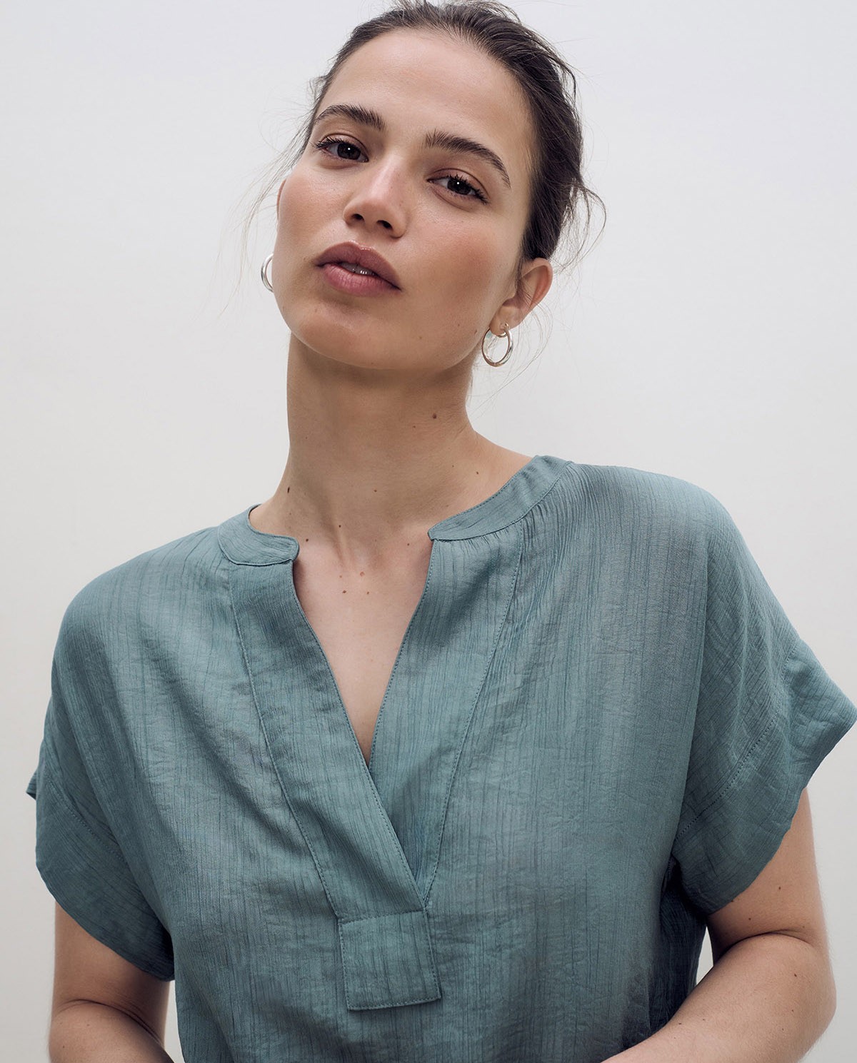 Blusa fluida escote pico