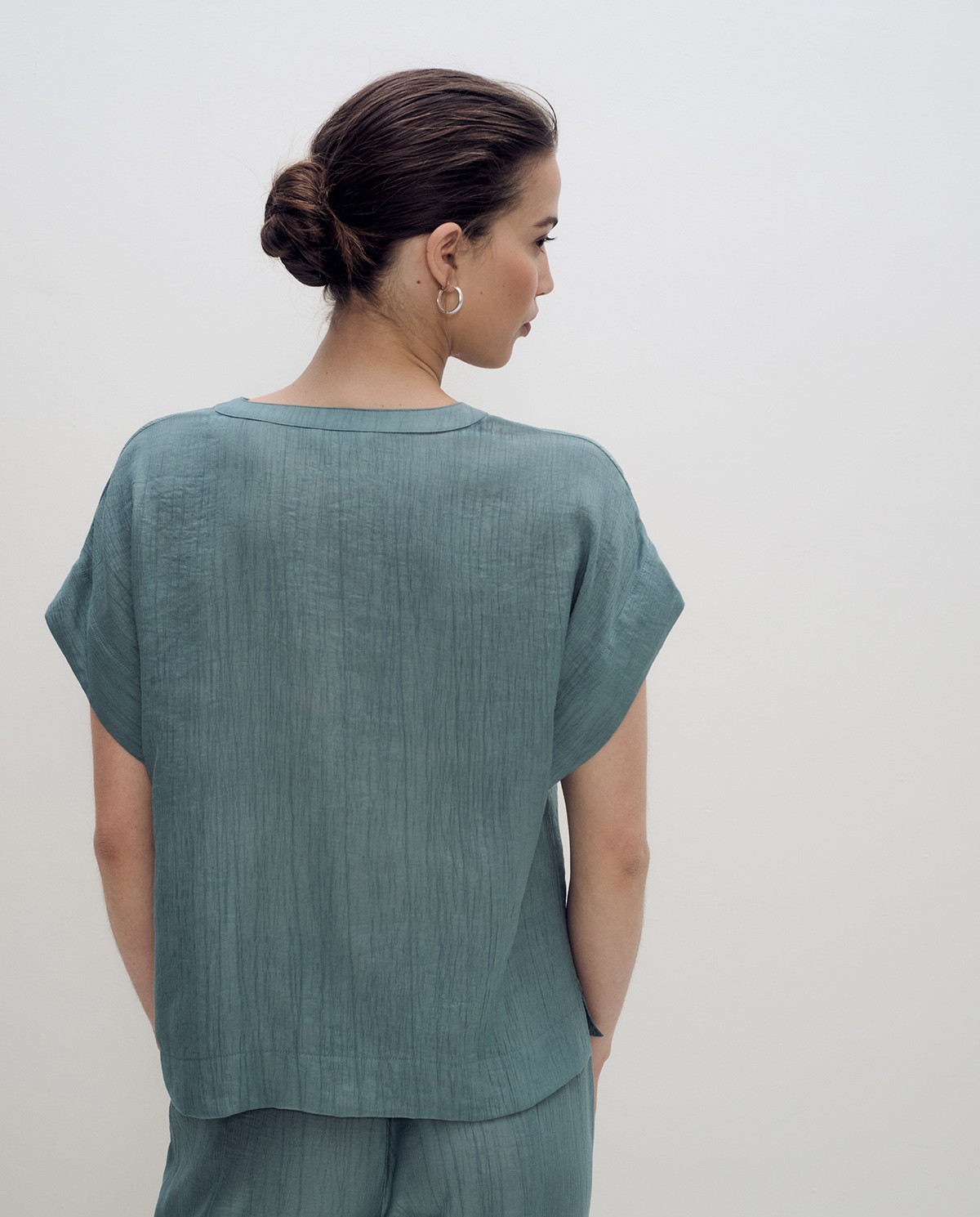 Blusa fluida escote pico