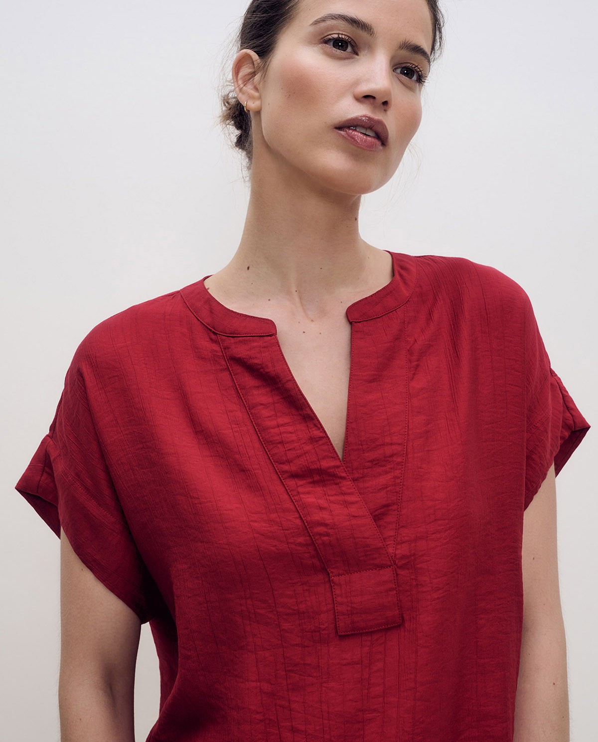 Blusa fluida escote pico