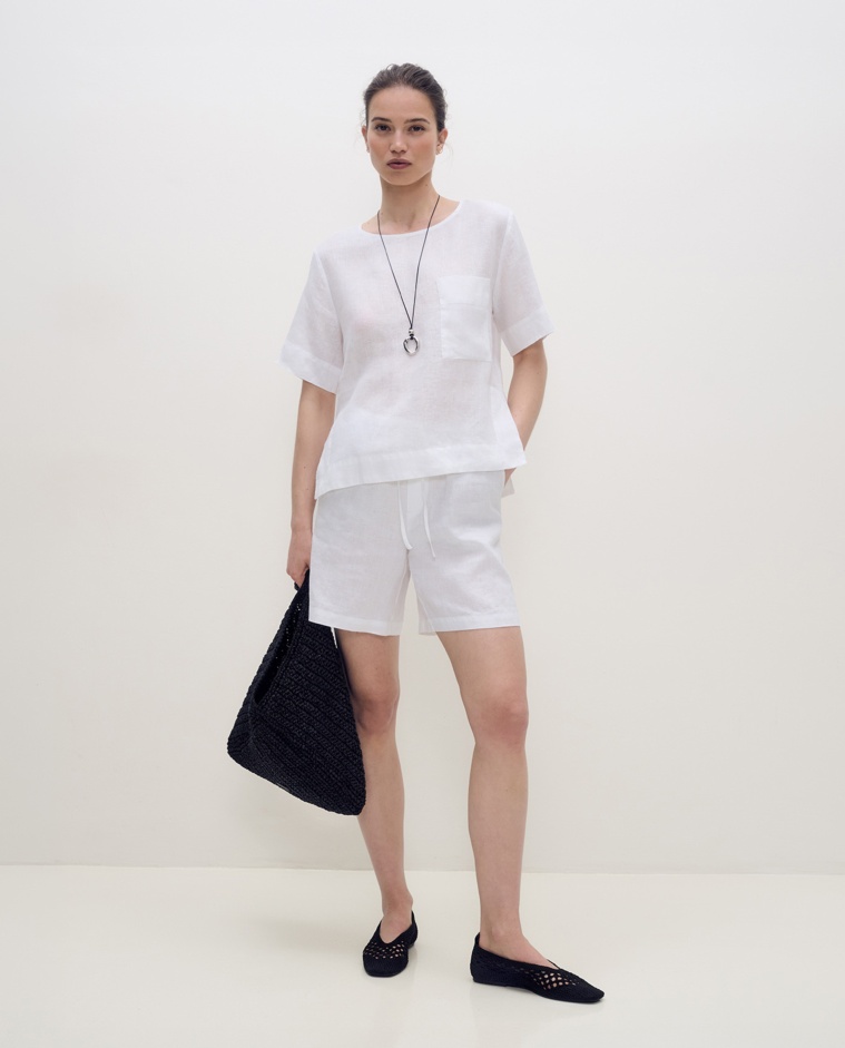 Short de lino blanco con cinturilla elástica y cordón ajustable