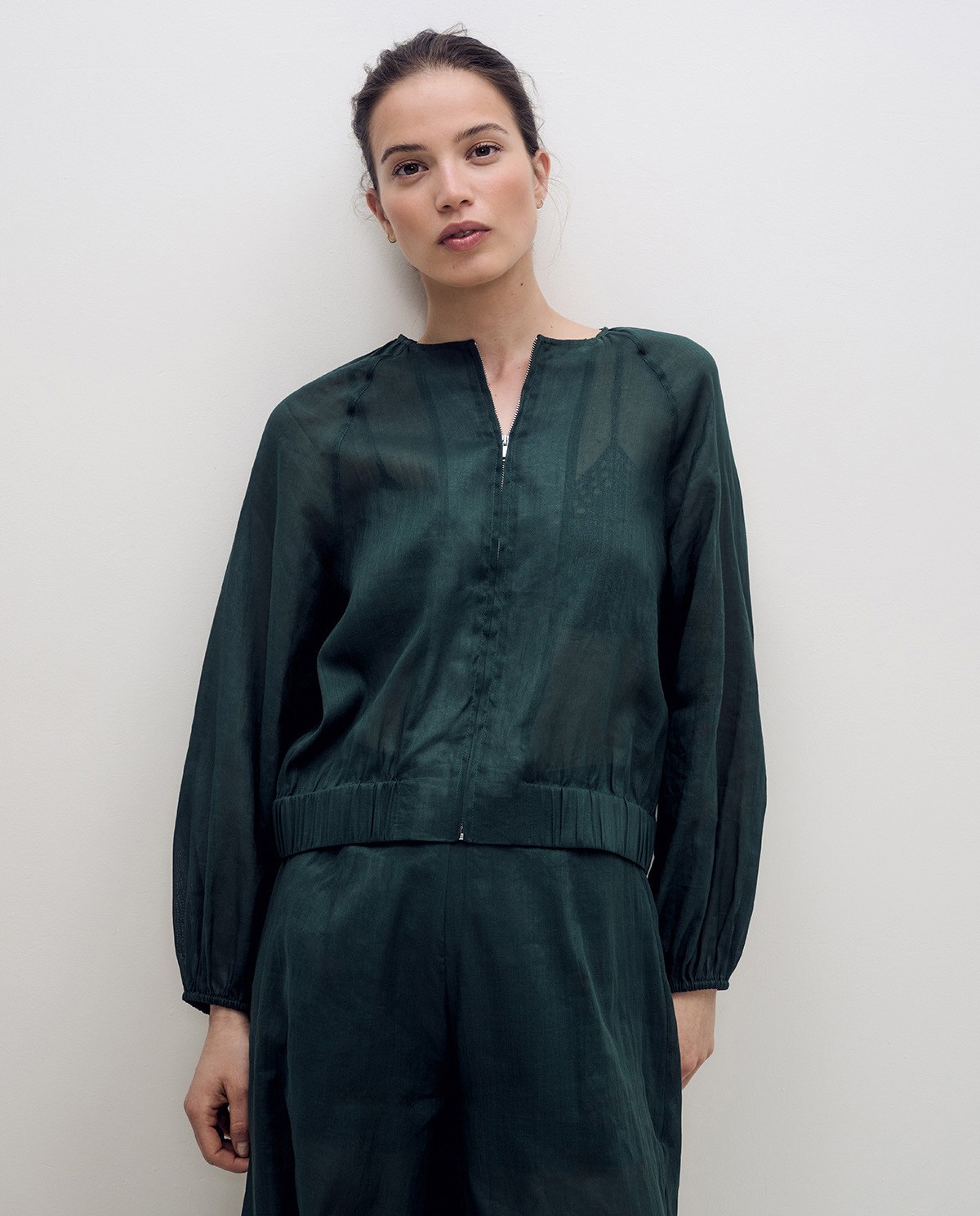 Chaqueta bomber ligera