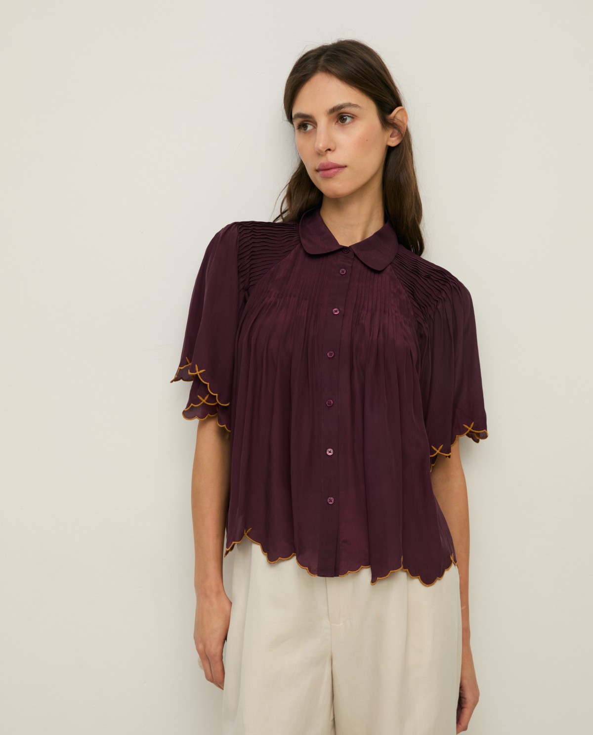 Romantic blouse with embroidery