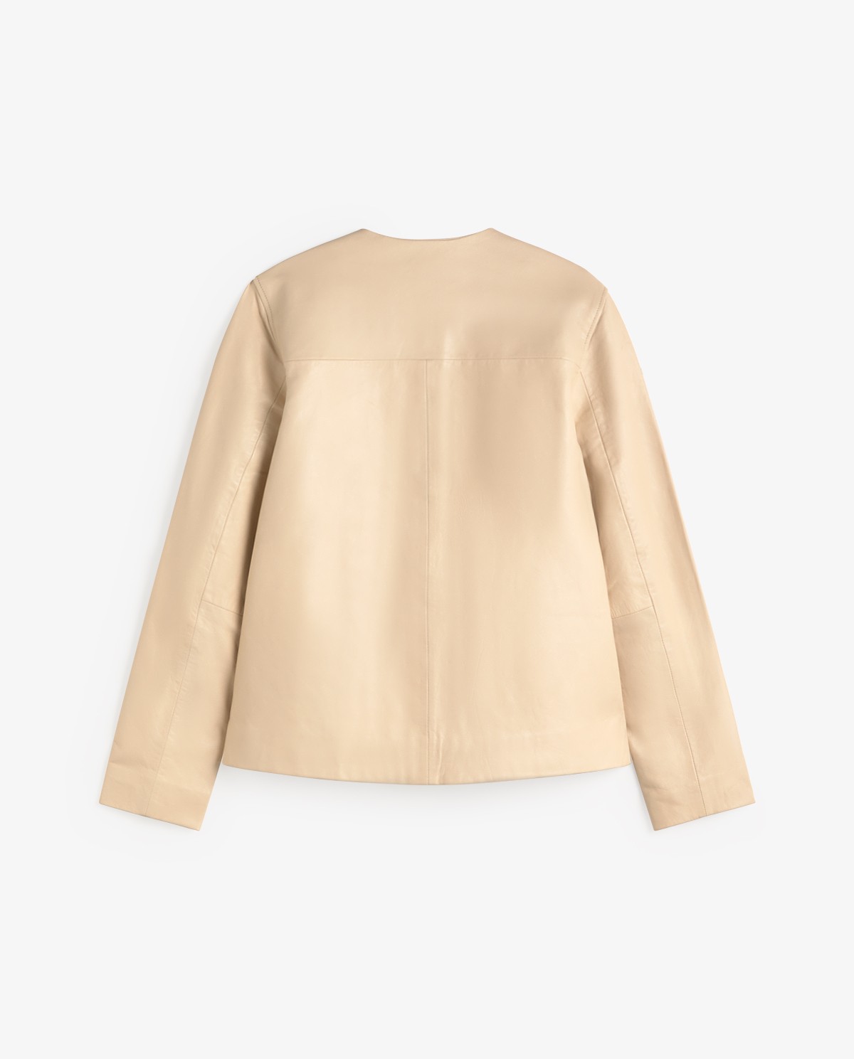 Chaqueta de piel bolsillos plastrón en color crudo, vista frontal con detalle del tejido 10