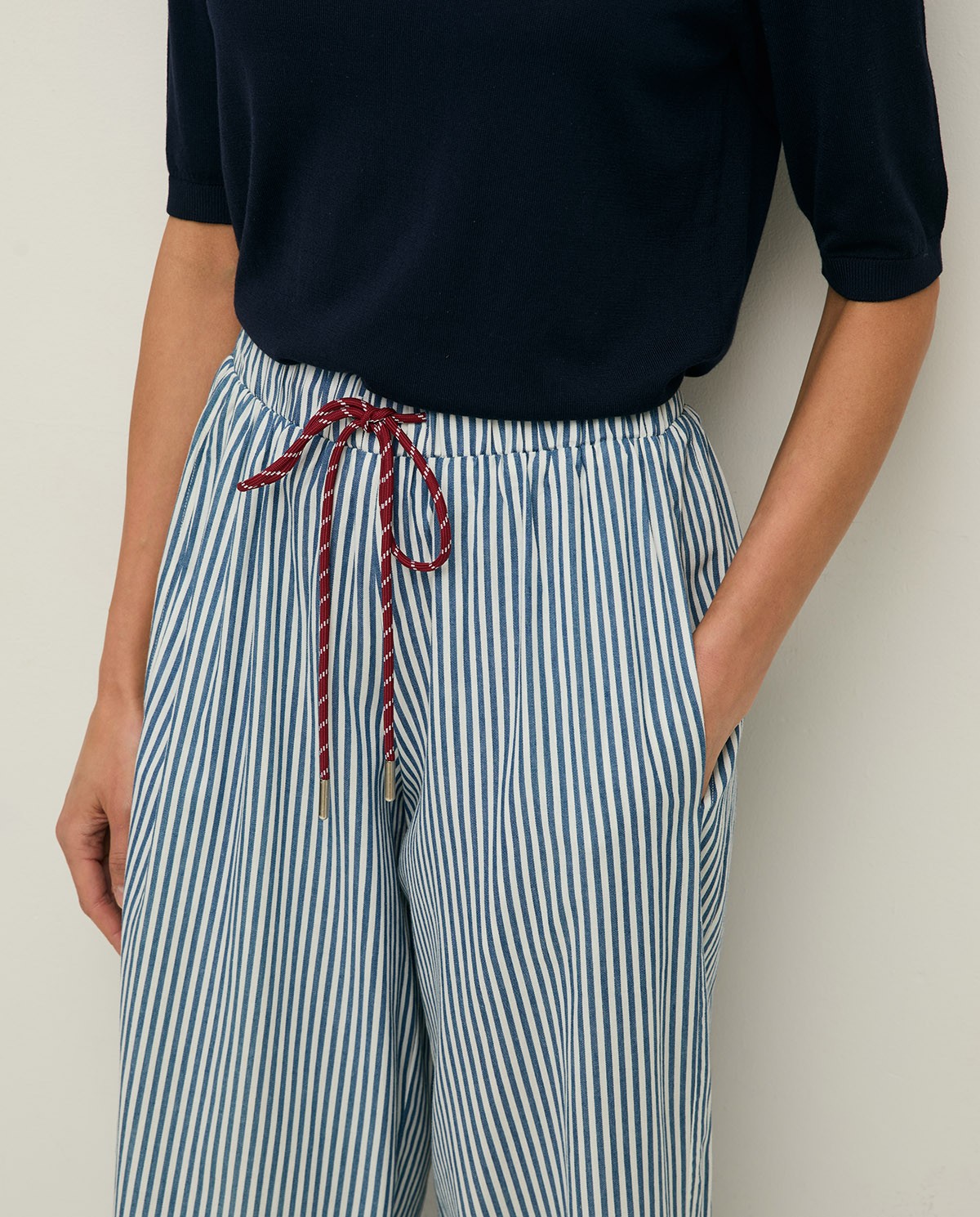 Wide-leg striped trousers|Yerse 4