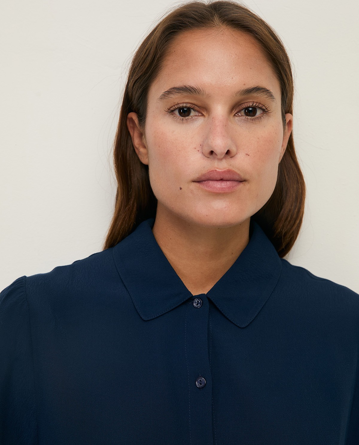 Short-sleeve crepe shirt